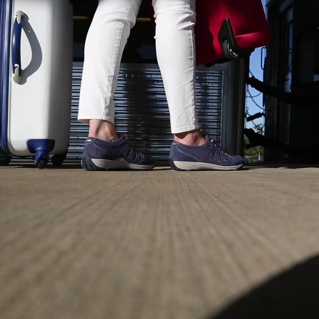 ダンスコのインスタグラム：「Vacay mode. Shop Heather now at the link in the bio. . . . #dansko #instalove #clogs #shoes #danskos #justyourfavorites #instagood #danskostyle #comfort #newshoes」