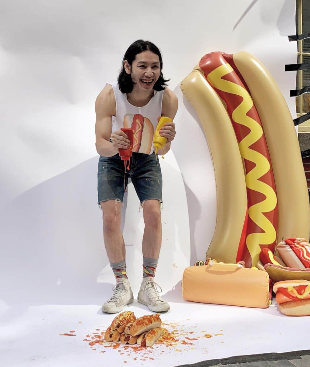 小林尊のインスタグラム：「Ketchup vs. Mustard💥 Which is Better? ケチャップとマスタードの対決🤤 どっちがいい？」