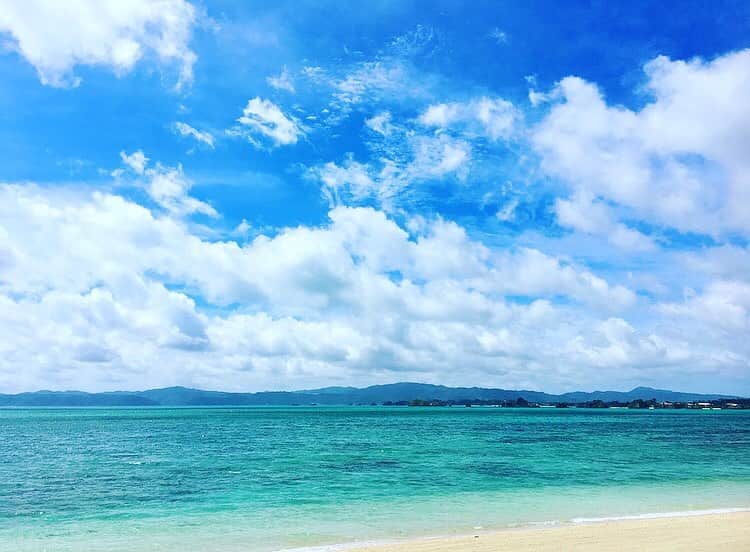 宮本笑里さんのインスタグラム写真 - (宮本笑里Instagram)「好きな空、海、音。  #沖縄 #古宇利島 #okinawa」7月11日 9時03分 - emirimiyamoto
