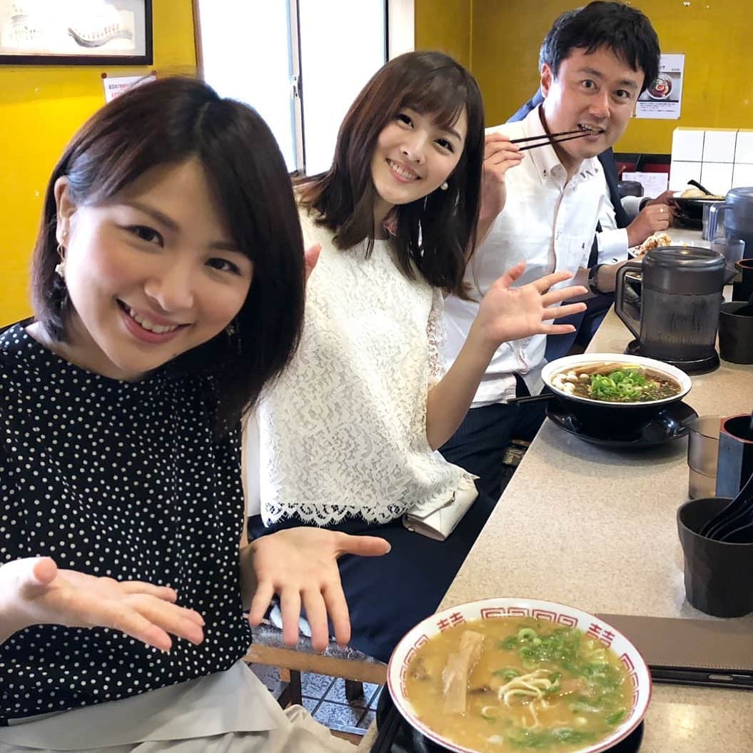 本野大輔さんのインスタグラム写真 - (本野大輔Instagram)「吉田奈央アナ、中村秀香アナと滋賀県の小学校で読み聞かせの授業。 帰りにランチ。 皆んなで地元の絶品ラーメン食べてきました🍜 ある日の昼下がりオフショットです！  #滋賀 #読み聞かせ #ラーメン #吉田奈央 #中村秀香 #本野大輔 #読売テレビ #アナウンサー #オフショット」7月11日 14時52分 - daisuke.motono_ytv