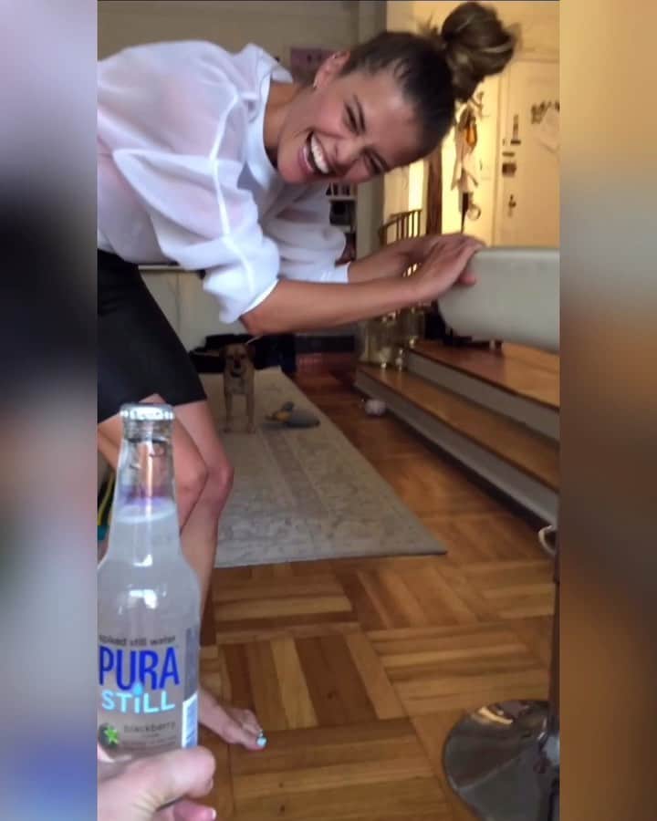 ニーナ・アグダルのインスタグラム：「The #bottlecapchallenge is proof that if people get together, social media can make a wave and I hope we use this as an example to know that what we post, speak and show can make a difference. There’s so many places and issues that needs the attention that this is getting. Urgently. The world needs us and we need the world... 💙 Song: We’re all in this together by The Cast of High School Musical.」