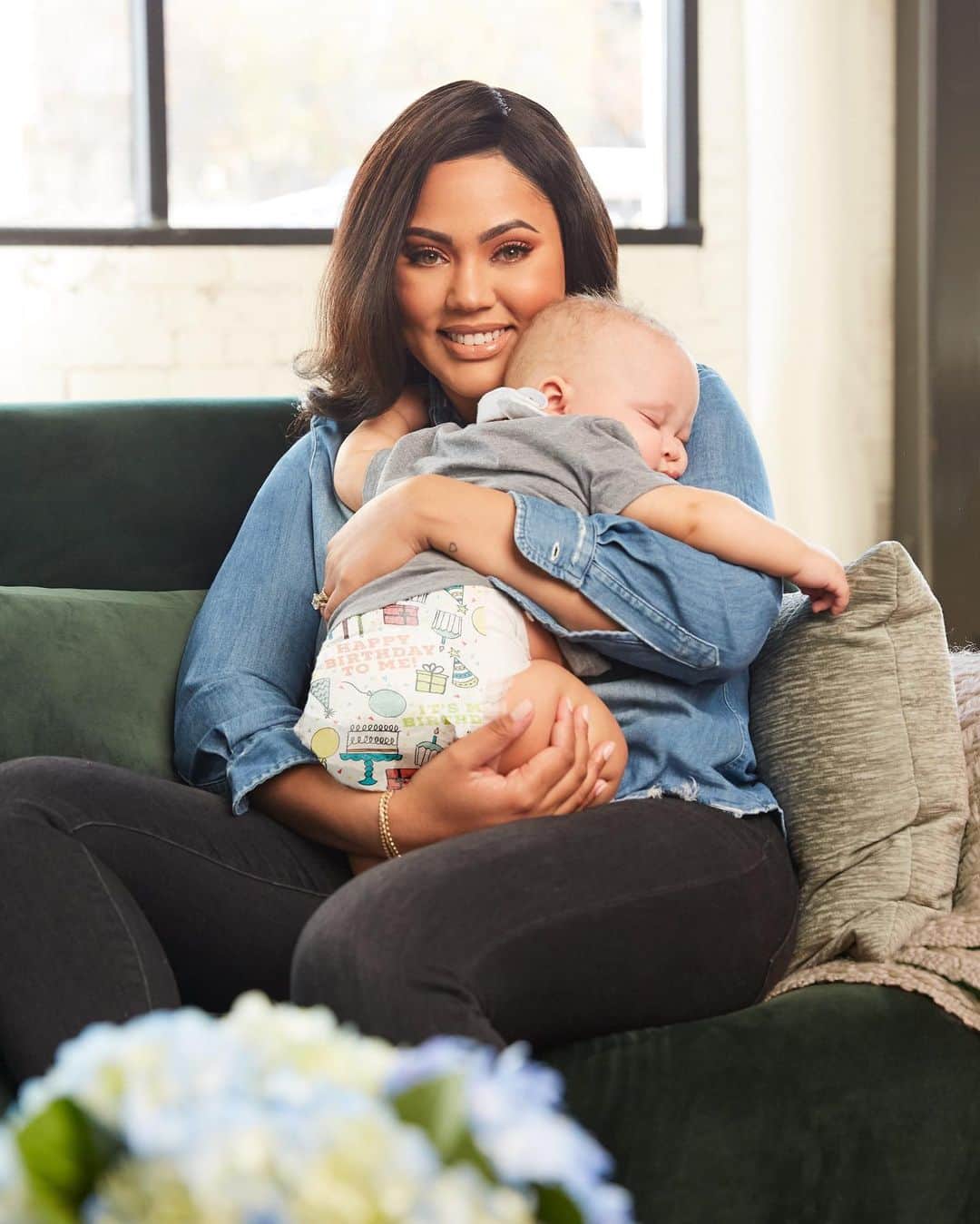 The Honest Companyさんのインスタグラム写真 - (The Honest CompanyInstagram)「When you party so hard, you have to take a nap at your own birthday party 🎉 Happy birthday to all the July babies! @ayeshacurry」7月11日 9時30分 - honest