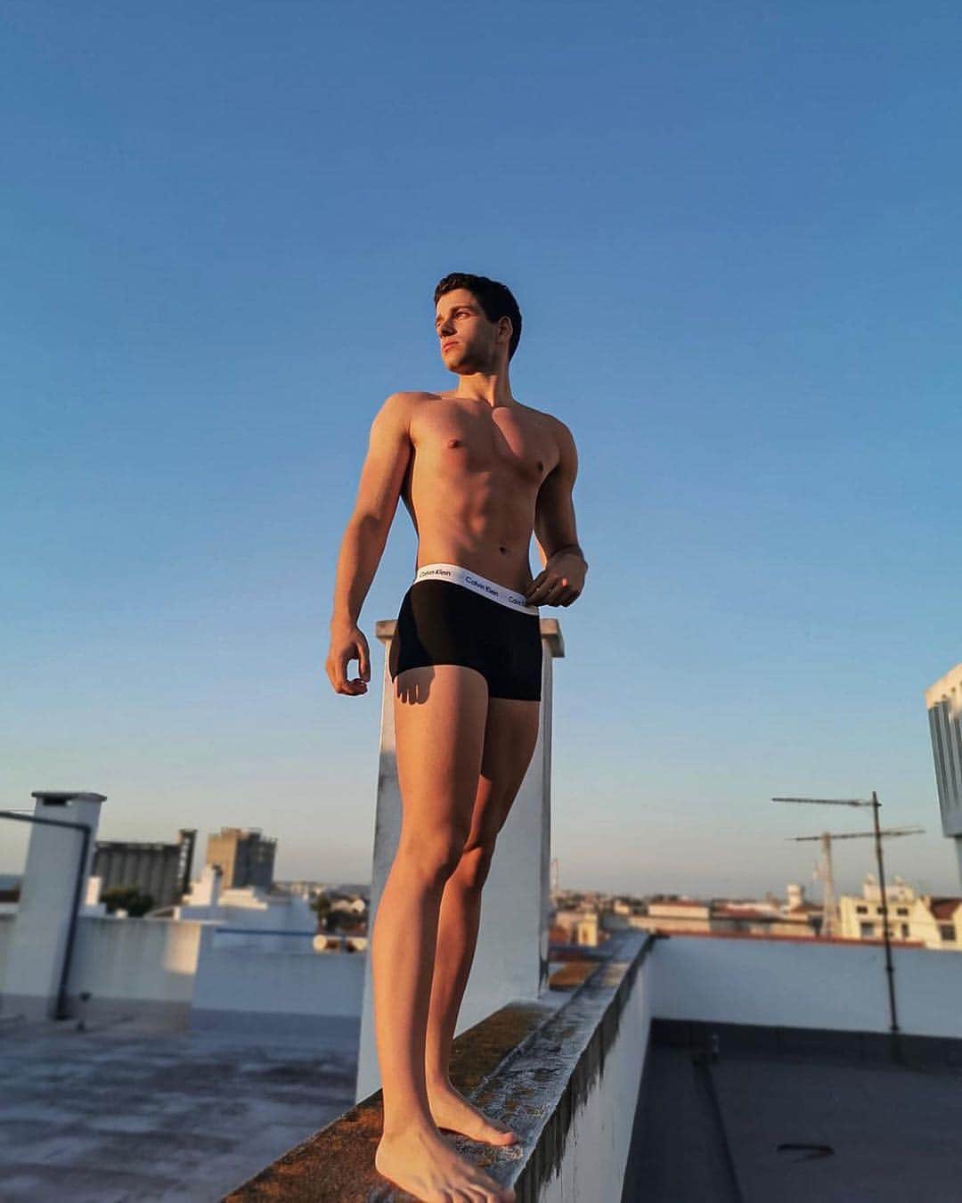 Calvin Kleinさんのインスタグラム写真 - (Calvin KleinInstagram)「#blueskies for days 〰️ ⠀⠀⠀⠀⠀⠀⠀⠀ @diogocravinho17 soaks in #Summer in our cotton low rise trunks. Share yours with us ⏭ #MYCALVINS 📸: Ana Paula Marques ⠀⠀⠀⠀⠀⠀⠀⠀ Tap 🔝 to shop」7月11日 10時02分 - calvinklein