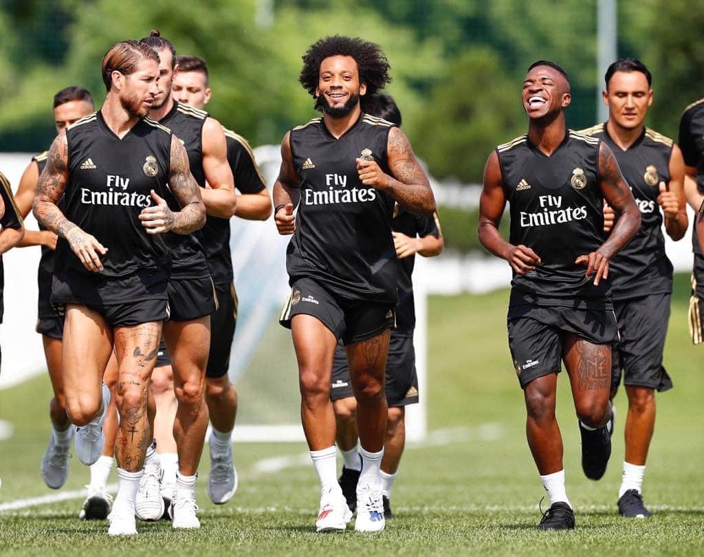 のインスタグラム：「Let’s Go... 🏃🏾‍♂️🏃🏾‍♂️🏃🏾‍♂️」
