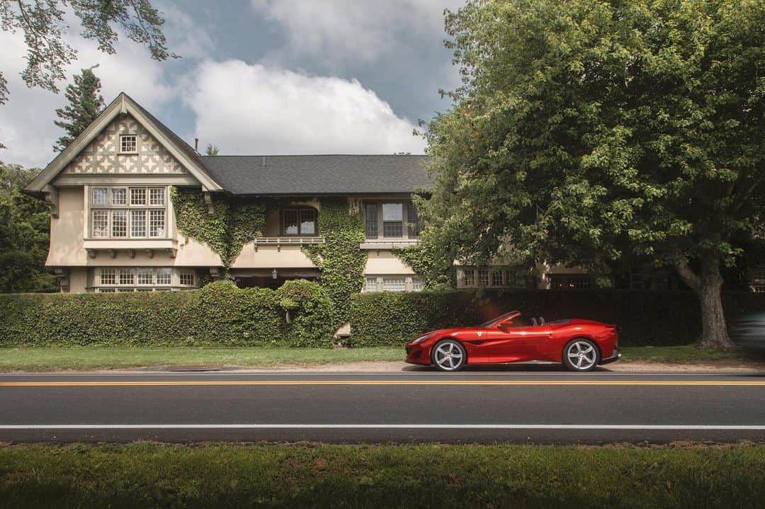 Ferrari USAさんのインスタグラム写真 - (Ferrari USAInstagram)「A weekend getaway to the Hamptons awaits. #FerrariPortofino⁣ ⁣ #Ferrari #EastHampton #hamptons #longisland #summerescape」7月11日 10時12分 - ferrariusa