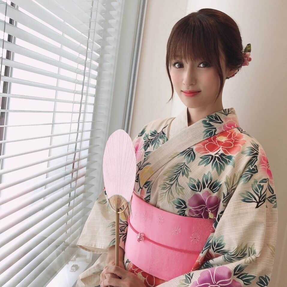 深田恭子のインスタグラム：「皆様7月をどの様にお過ごしですか🎋🌈今夜はいよいよ待ちに待った（私自身がでした🧸💦）ドラマ、「ルパンの娘」の放送日です⏰朝から色々な番組に出演させて頂いています😍Lの一族という、伝説の泥棒一家のお話です💍本当は駄目だけど....皆様盗みたい物、手に入れたい物は何ですか❓‼️🤐🧳🗝 #ストイックになりたいなぁ #鉄のメンタルが欲しいなぁ #今年は沢山浴衣着たいなぁ #お話しがずれてしまったぁ #ルパンの娘 #今夜22時スタート #フジテレビ #kyokofukada」