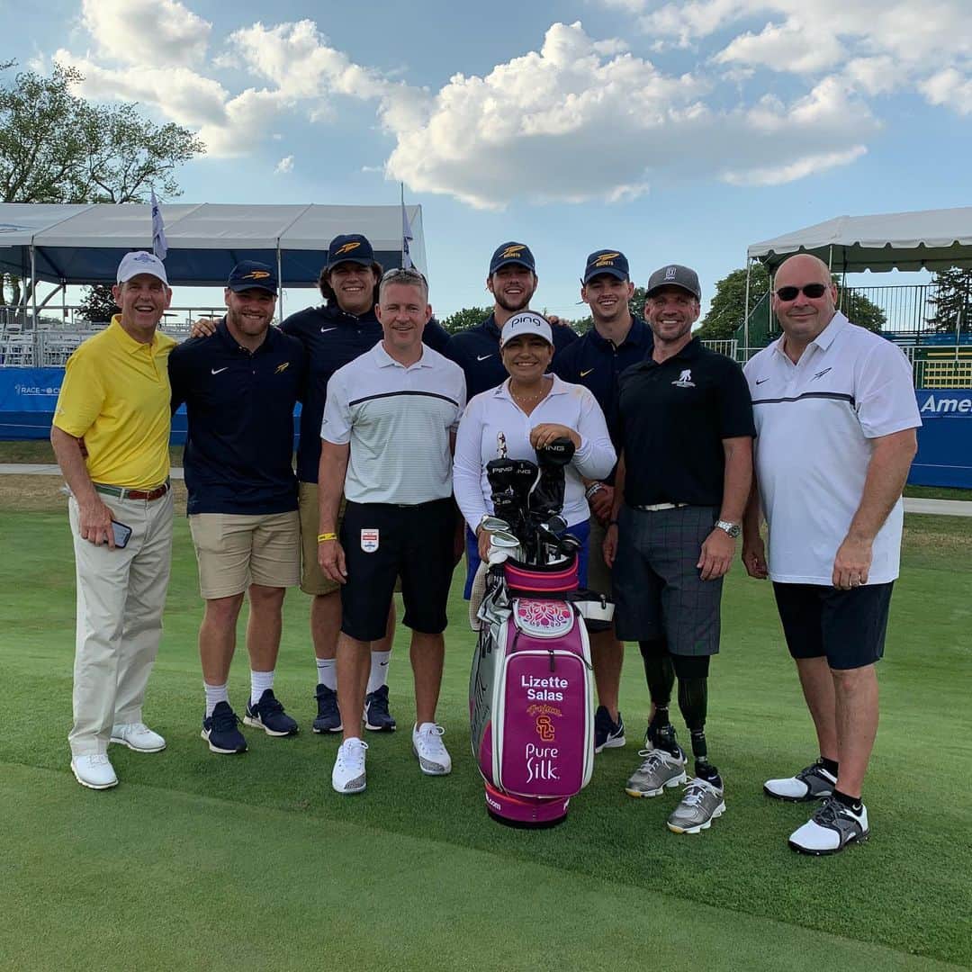 リセット・サラスのインスタグラム：「Had the pleasure and honor of playing with @wwp @dannevins (🇺🇸thank you for service and what you've done for this country🇺🇸) Head Football Coach of @universityoftoledo @universityoftoledoesports 🏈plus 4 of his players who caddied for the group and tournament director of @marathonlpga Judd Silverman.」