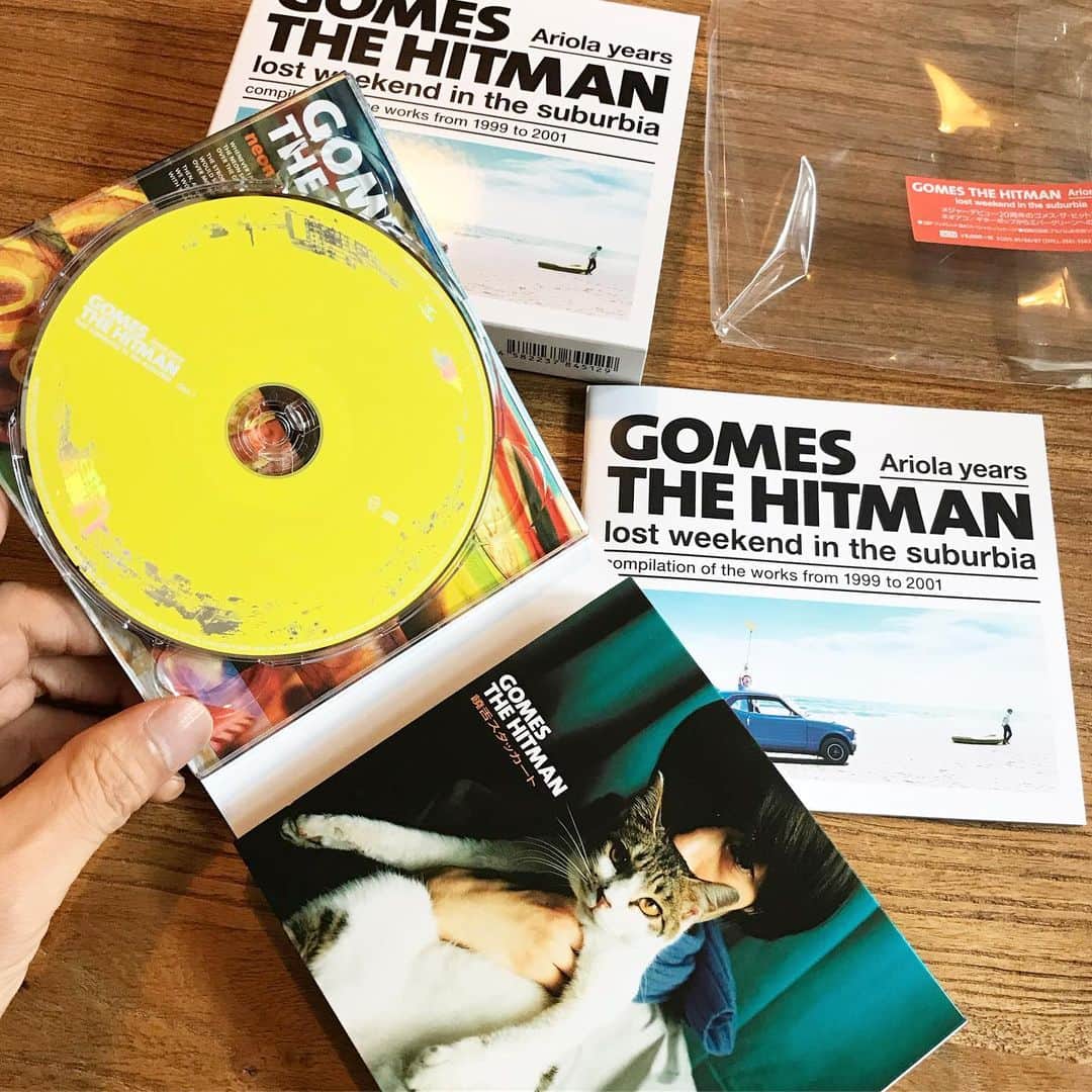 山田稔明さんのインスタグラム写真 - (山田稔明Instagram)「GOMES THE HITMANデビュー20周年記念3枚組CDボックス『Ariola years』素敵に仕上がってきました。わー、宝箱のよう。今週末13日からのツアーで販売します。しばらくはライブ会場とブリッジinc通販のみでの販売となります。 #gomesthehitman」7月11日 10時35分 - toshiakiyamada