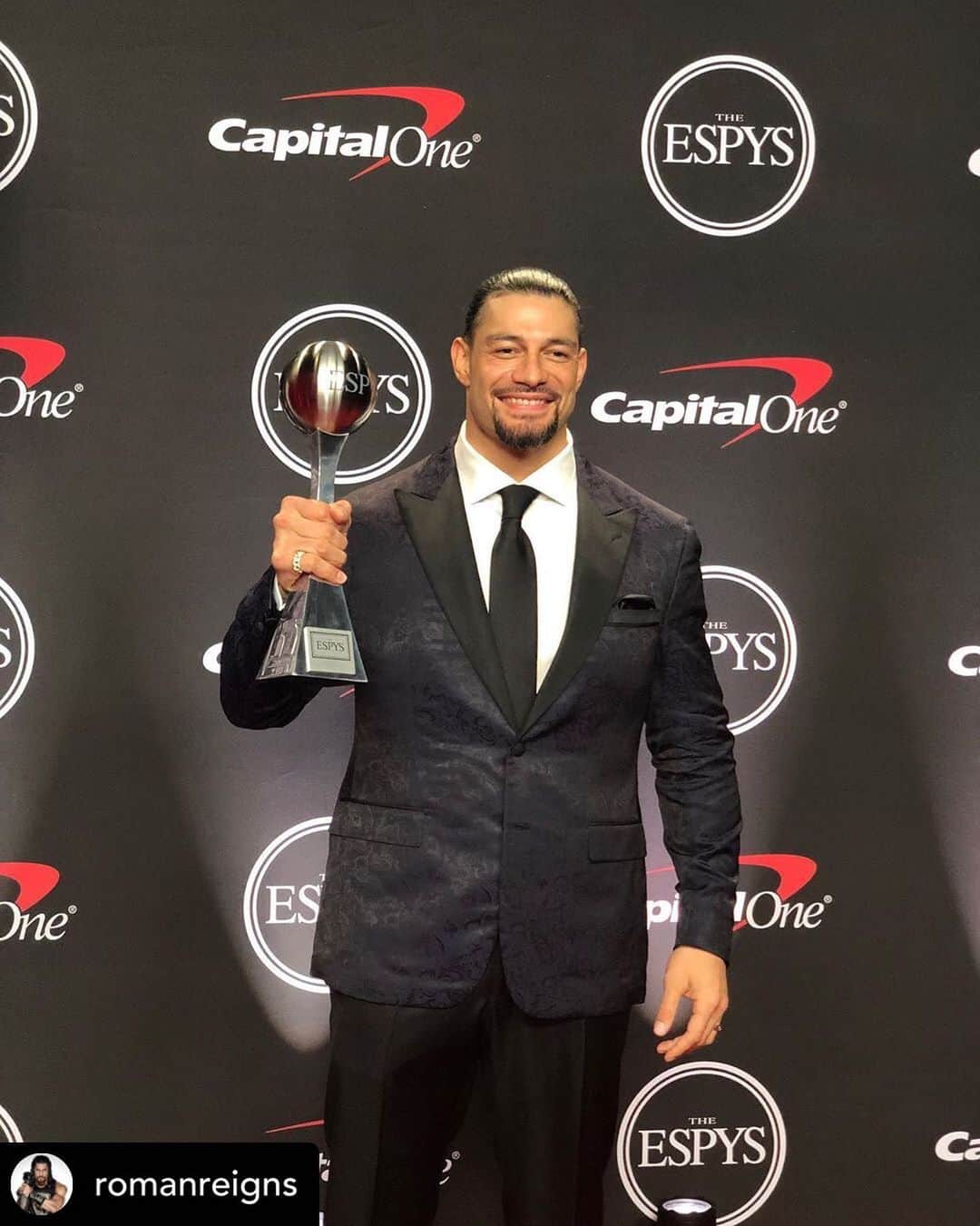 WWEさんのインスタグラム写真 - (WWEInstagram)「And the #ESPYS’ first-ever “Best WWE Moment” award goes to... @romanreigns!」7月11日 10時54分 - wwe