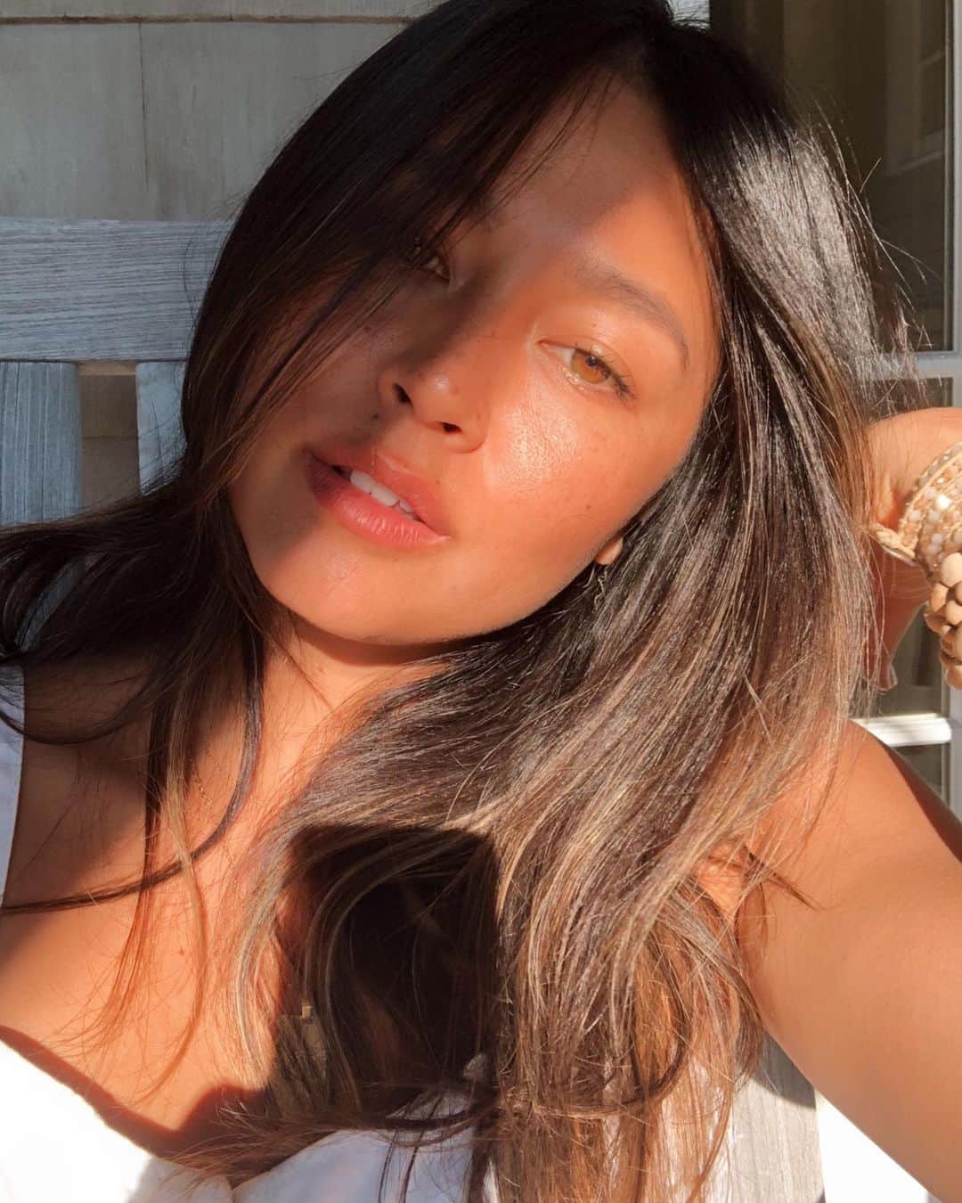 Tamikoさんのインスタグラム写真 - (TamikoInstagram)「as it goes, going through some waves and growing pains lately. I think some of you might agree that voluntary change, while fun and exciting can also be really weird and uncomfortable at times. been stepping back, diving inwards, creating/expressing outwards and coming home inside to focus on the in betweens—those little miracles that happen around us all the time. not trying to be cheesy but just reflecting a lot and feeling very grateful with refreshed eyes. thank you to my NY family for the past week...good vibes and sun on skin are a couple of those sensations that remind me just how lucky we are to be alive. so here’s a sunset toast to letting go & falling in love with right now✨🌞🥂」7月11日 10時48分 - tamikokonuts