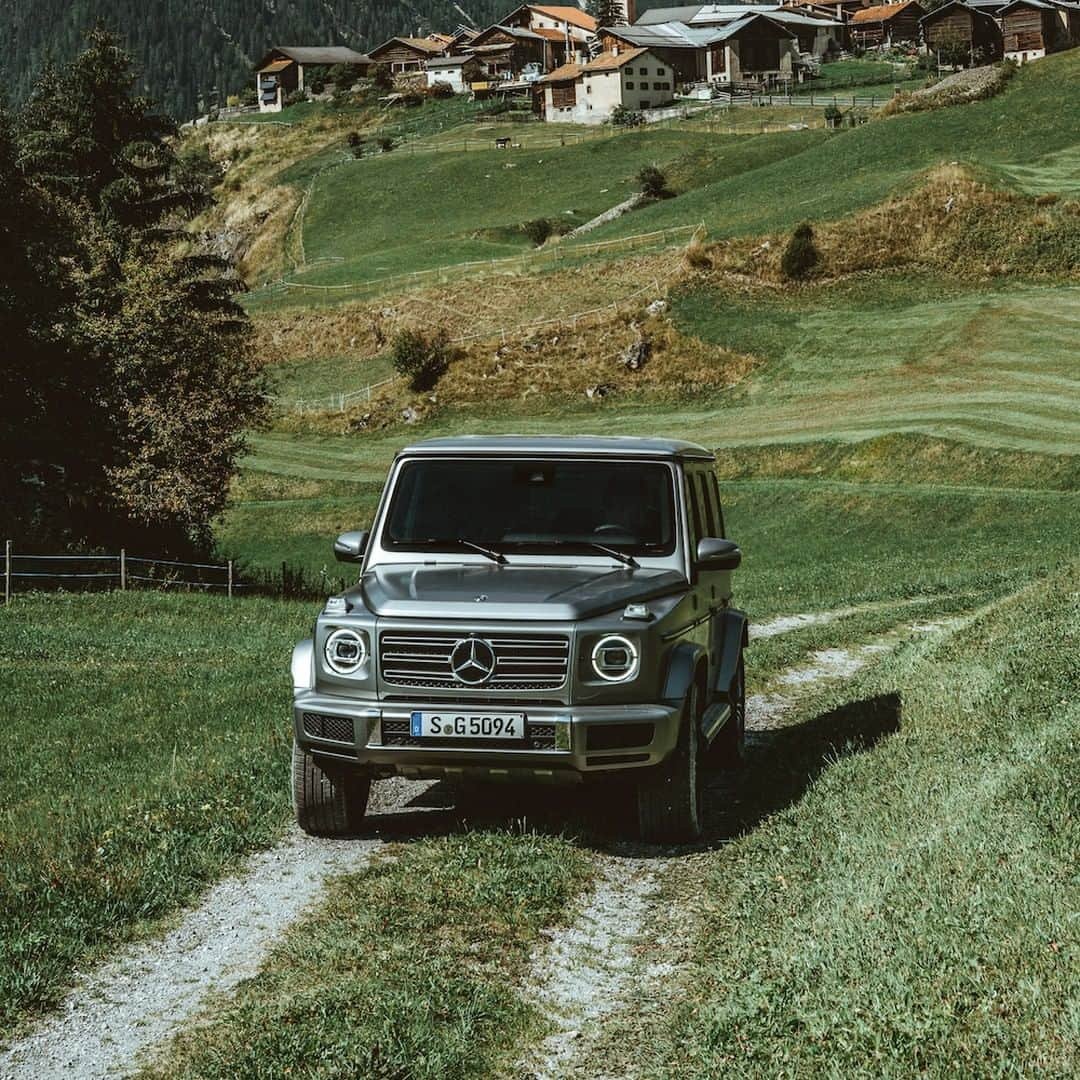 メルセデス・ベンツさんのインスタグラム写真 - (メルセデス・ベンツInstagram)「Exploring new paths with the Mercedes-Benz G-Class. 📸: @sieklas for #MBsocialcar [Mercedes-Benz G 500 | Kraftstoffverbrauch kombiniert: 12,1-11,5 l/100 km | CO₂-Emissionen kombiniert: 276-263 g/km | mb4.me/nefz] . #Mercedes #MercedesBenz #carsofinstagram #InstaCar #GClass #offroad」7月11日 11時00分 - mercedesbenz