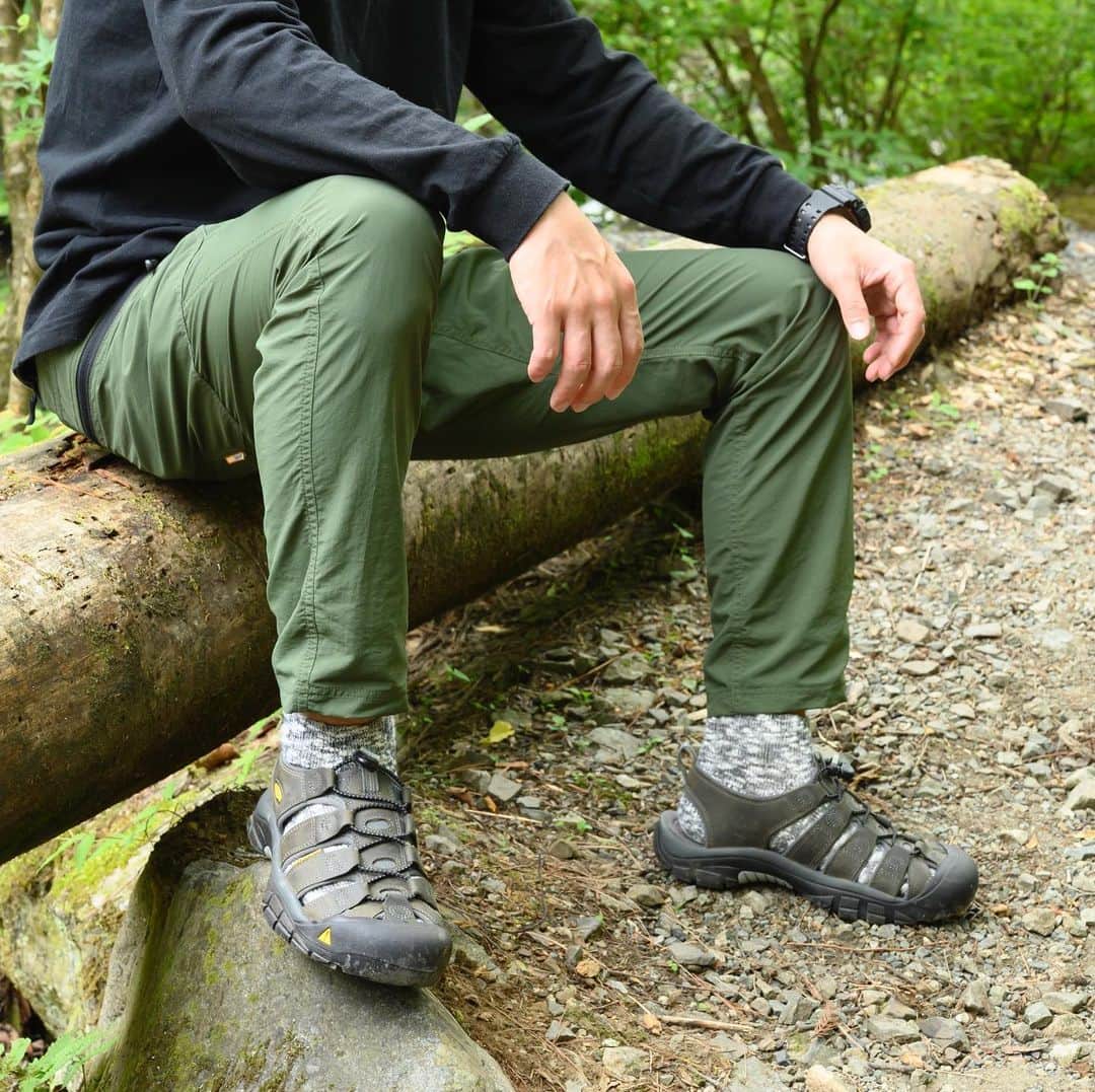 ROOT CO. Designed in HAKONE.さんのインスタグラム写真 - (ROOT CO. Designed in HAKONE.Instagram)「. GRIP SWANY GEAR PANTS ROOT CO. Collaboration Model. (Dark Olive) ・ #gripswany #gearpants #root_co #rootco #shockresistcasepro #iphonecase #milspec #magreel360 #carabiner #outdoor #outdoors #outdoorgear #outdoorlife #camp #camping #camper #campgear #camplife #lifestyle #outdoorstyle #campstyle #グリップスワニー #ギアパンツ #iphoneケース #ミルスペック #カラビナ #アウトドア #アウトドアギア #アウトドアライフ #ライフスタイル」7月11日 11時00分 - root_co_official