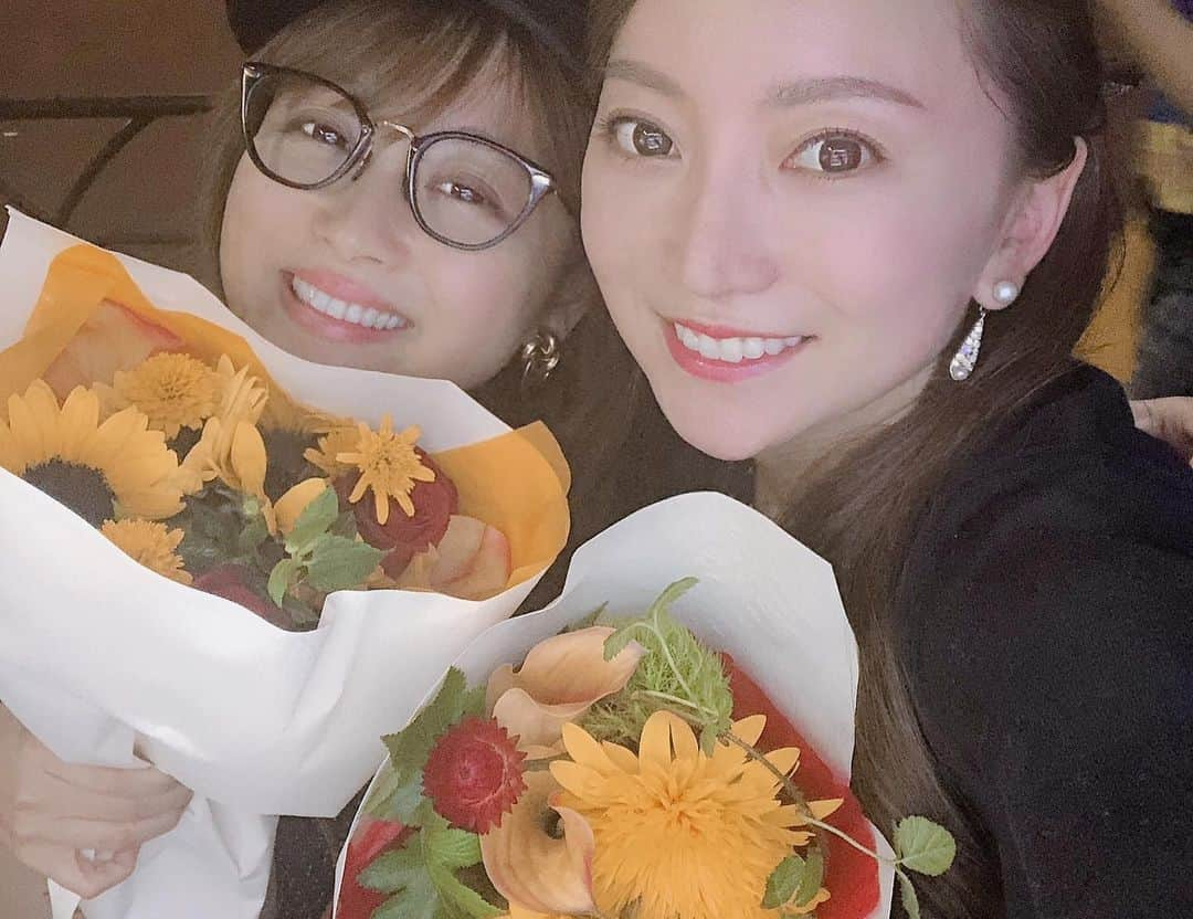 鈴木奈々さんのインスタグラム写真 - (鈴木奈々Instagram)「7月9日で31歳になりましたー♡♡ 仲良しの加藤あやなちゃんが、 お祝いをしてくれました(^-^)♡♡♡ 美味しい食事をしながらお酒飲んで、 良い感じにほろ酔いになって、 あやなちゃんのお話しが面白くて、 最高の誕生日を迎えましたー♡♡♡ あやなちゃんありがとう！！！ まさかの！！！ サプライズで井上順さんから、 シャンパンと花束が届きました♡♡♡ すごくビックリしてドッキリかと思ってカメラを探してしまいました！笑笑 ドッキリされすぎて、 疑う癖があります(^-^)笑笑 とっても幸せな誕生日になりました♡♡♡ 井上順さんありがとうございました(^-^)！！ 31歳も楽しむぞー♡♡♡♡♡ #31歳になりました  #最高の誕生日 #ありがとうございます」7月11日 11時06分 - nana_suzuki79