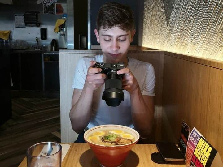 ローマン・サドフスキーさんのインスタグラム写真 - (ローマン・サドフスキーInstagram)「This is my life now. 😅😂🍜 #noshame #foodphotography #ramen 📸@likaika_555」7月11日 11時08分 - roman_sadovsky