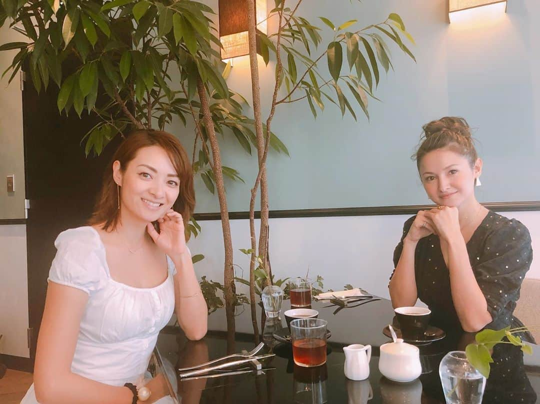 畑田亜希さんのインスタグラム写真 - (畑田亜希Instagram)「レイカちゃんとランチ👯‍♀️❤️ ・ 会って直ぐ笑ろたな〜😂 ・ 美人過ぎて眩しいんです🙈😍⭐️ ・ 性格もハッキリしてて大好き💕 ・ そしていつものcafeで🍝☕️ ・ ##2019 #tokyo #japan #ellecafe #美人さん #会えてよかった #時間足りなかったけど #またね❤️」7月11日 11時29分 - akihatada