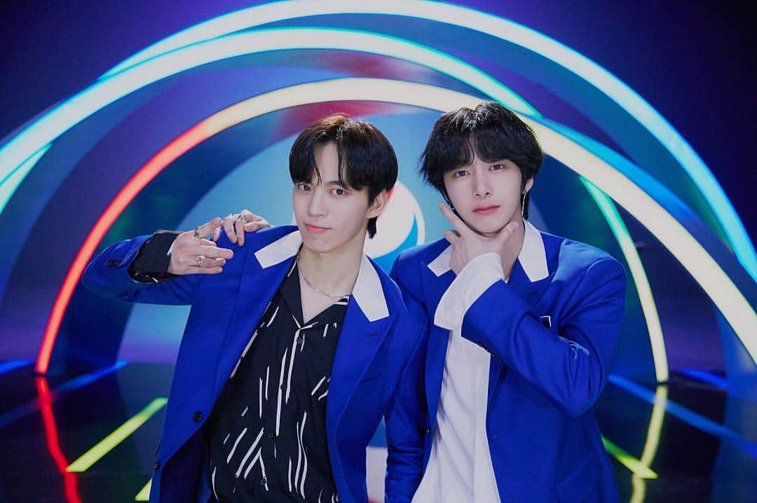 VIXXさんのインスタグラム写真 - (VIXXInstagram)「‪. [#PEPSIxSTARSHIP]‬ . ‪2019 #PEPSI X #STARSHIP PROJECT‬ ‪#THE_LOVE_OF_SUMMER‬ ‪: THE PERFORMANCE‬ ‪#COOL_LOVE‬ . ‪#HONGBIN #VIXX‬ ‪#HYUNGWON #MONSTA_X‬ ‪Prod. #DRESS‬ . ‪#MV 비하인드‬ ‪#스타쉽포스트 에서 확인하세요✔️‬ . ‪#빅스 #홍빈 #몬스타엑스 #형원‬ ‪#JELLYFISH #HIGHLINE #펩시‬ . ‪👉🏻 http://naver.me/FrC3ffpT‬」7月11日 11時49分 - vixx_stargram