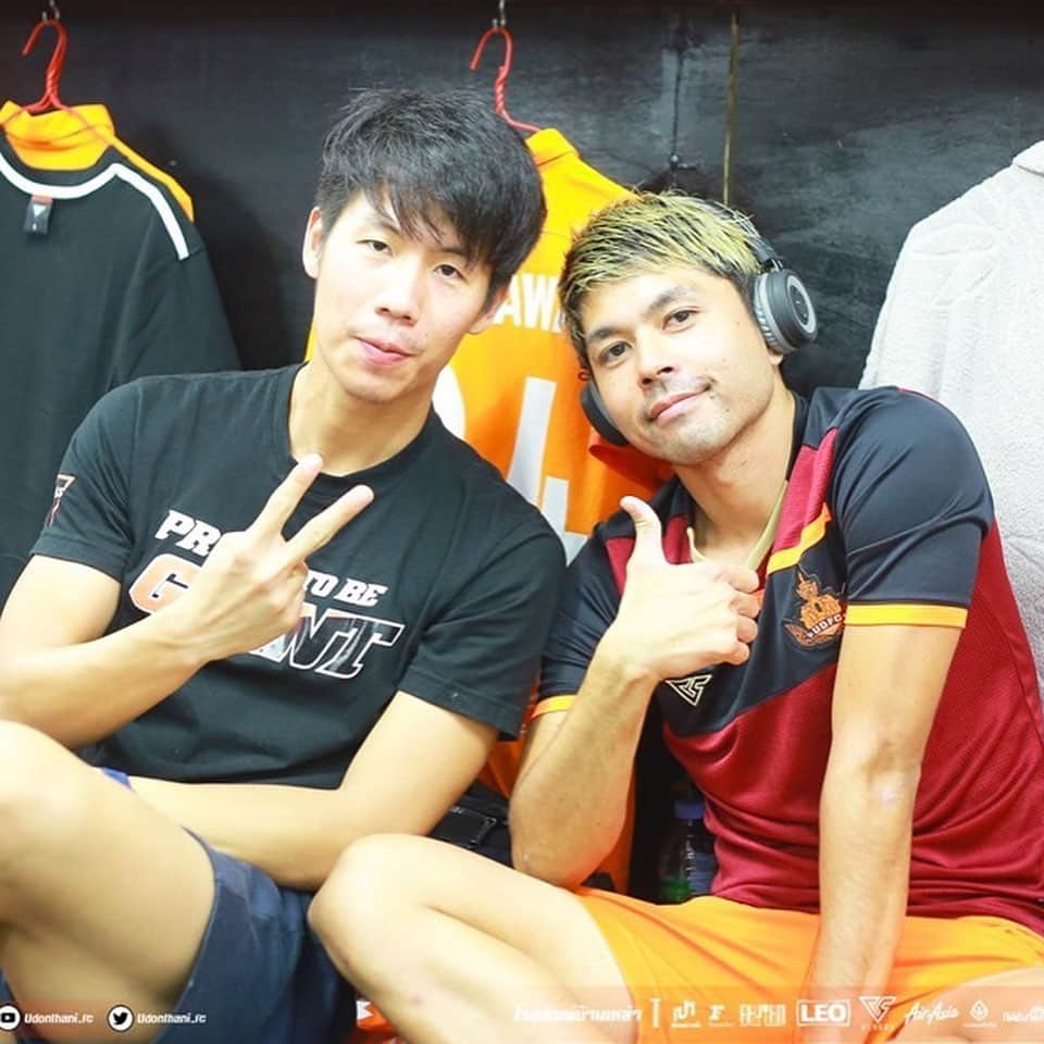 下地奨さんのインスタグラム写真 - (下地奨Instagram)「Congrats bro @weerawat_hall  You r the best. We ll See you again at T1👍🏻 #maestro #football #brother #loveyou #goodluck #seeyousoon #thaileague #udonthani #swatcat #nakornratchasima」7月11日 11時51分 - sho_shimoji