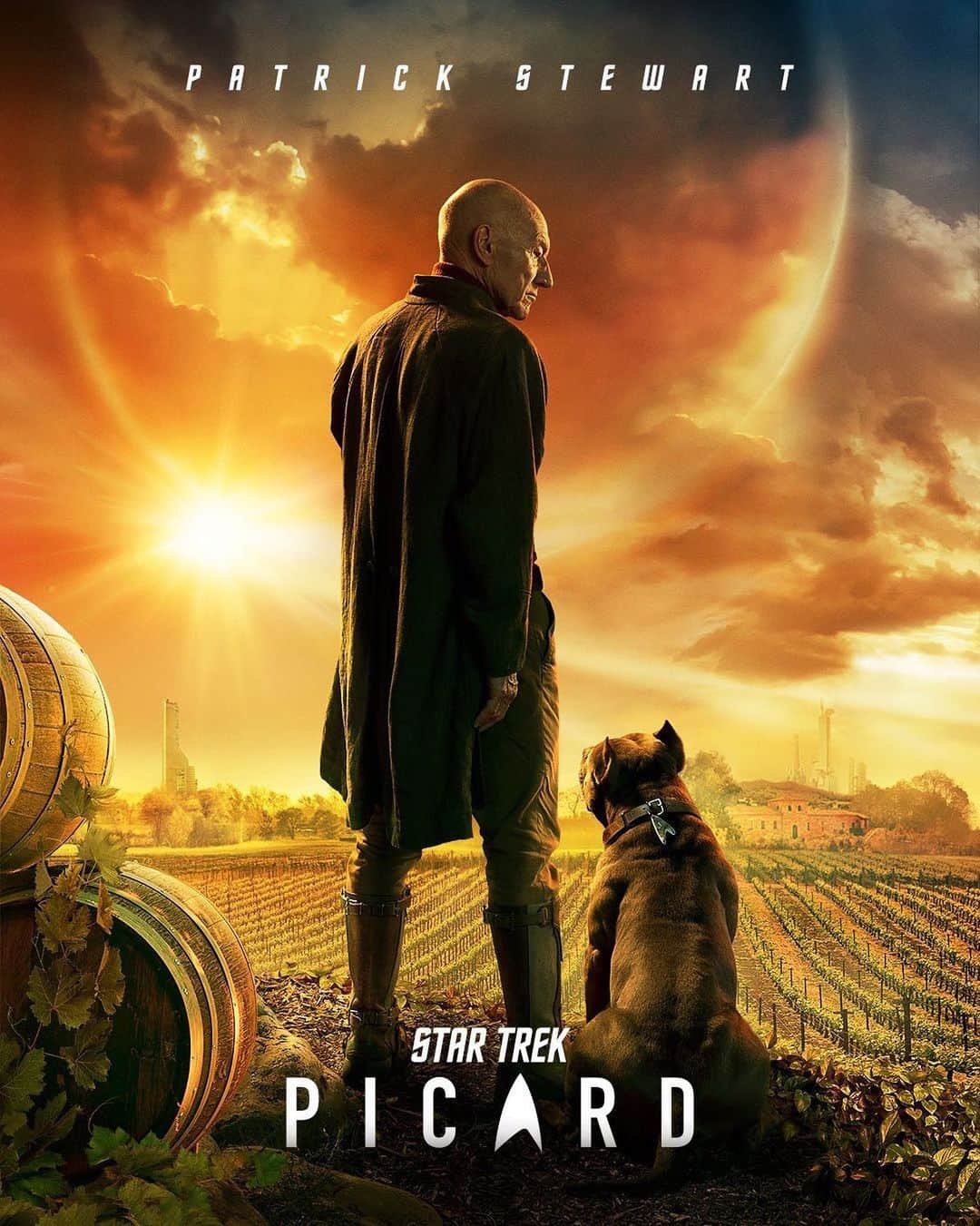クリス・ハードウィックさんのインスタグラム写真 - (クリス・ハードウィックInstagram)「How to make the perfect poster. Must include: 🔘 Jean-Luc Picard 🔘 Dog 🔘 Winery - #StarTrekPicard #StarTrek #Picard #CBSAllAccess」7月11日 12時12分 - nerdist
