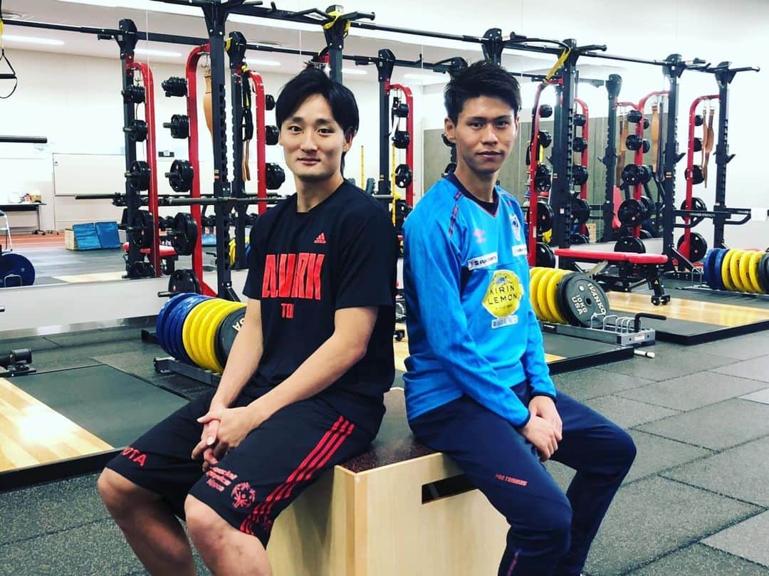 田中大貴のインスタグラム：「#スポーツナビ の企画で同じ東京をホームタウンとするJリーグ #FC東京 橋本拳人選手と#24 田中選手が対談させていただきました⚽️🏀 練習後にも関わらず橋本選手ありがとうございました😊 掲載情報はあらためてお知らせいたします🙌 #アルバルク東京 #Bリーグ #Jリーグ #スポナビ @fctokyoofficial」