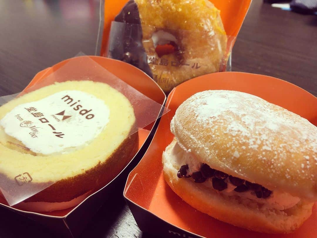 井上香織さんのインスタグラム写真 - (井上香織Instagram)「ミスドと堂島ロールのコラボ♡♡🍩 ・ 美味しいに決まってる😍 ・ #ミスタードーナツ #堂島ロール #テンション上がる」7月11日 12時43分 - kaorin888