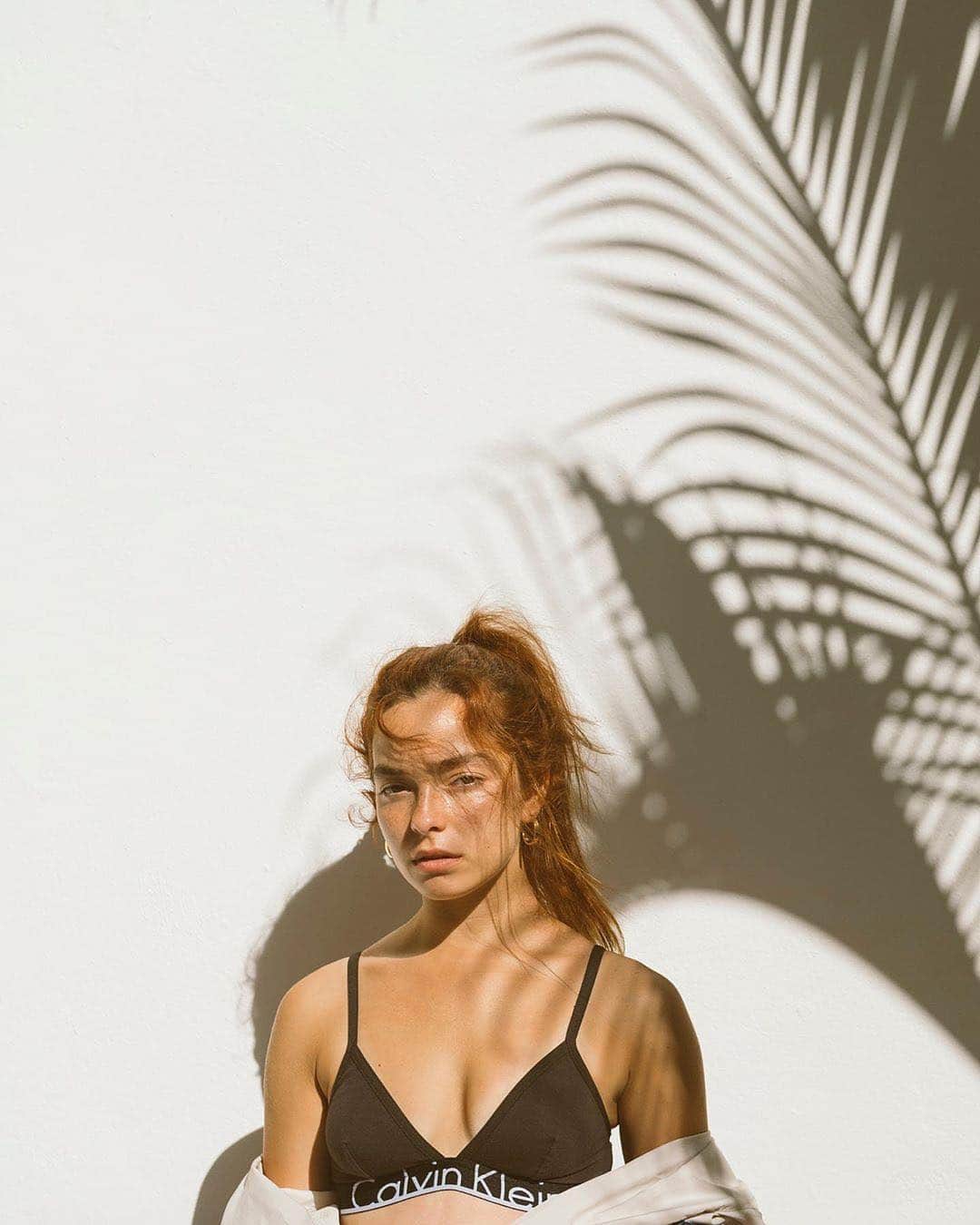 Calvin Kleinさんのインスタグラム写真 - (Calvin KleinInstagram)「Bring on the #humpday #wanderlust ✨  @valeriapomales glows in our CK ID waistband triangle bralette. 📸: @pedrobphotography  Show us how you style yours ⏩ #MYCALVINS」7月11日 12時55分 - calvinklein