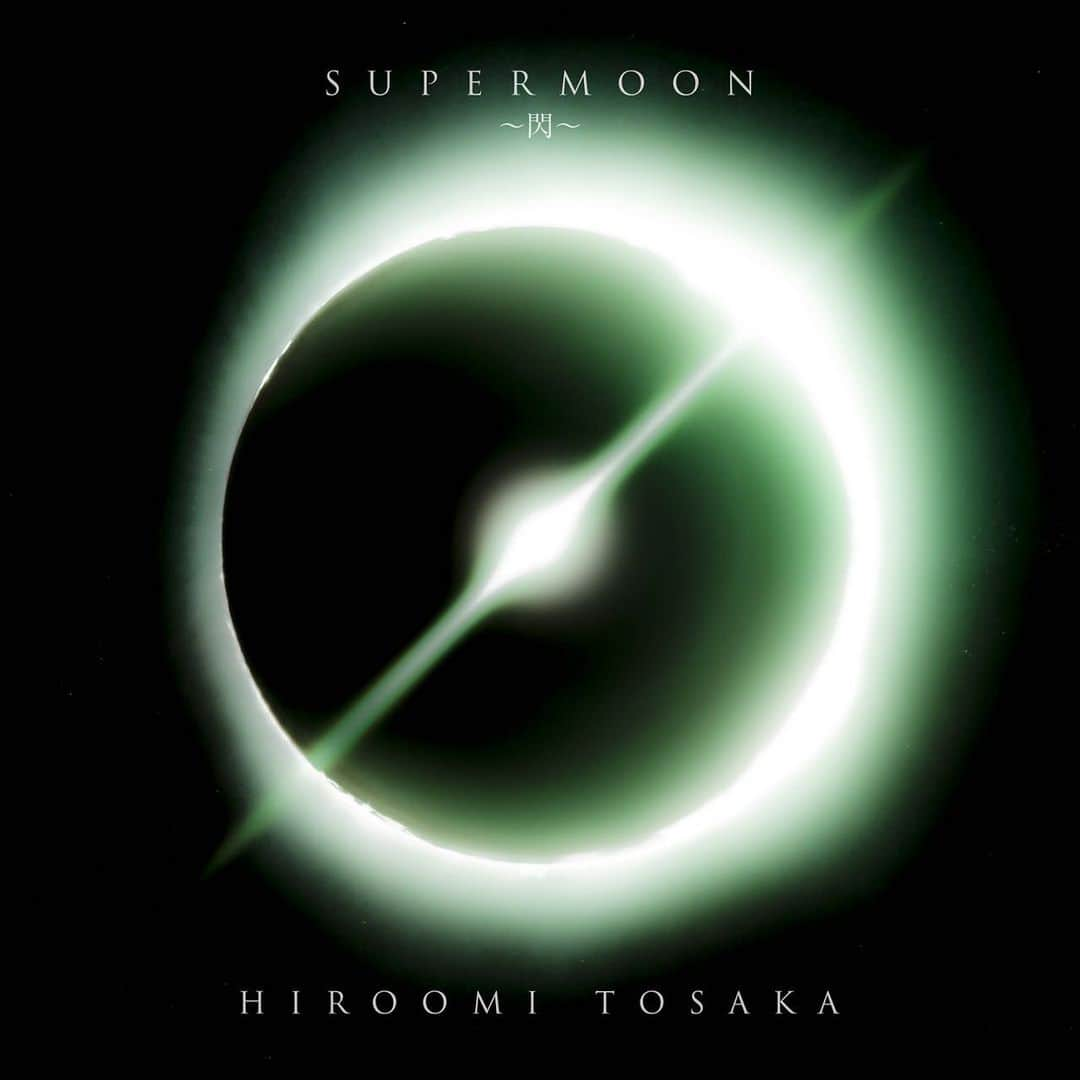 登坂広臣さんのインスタグラム写真 - (登坂広臣Instagram)「【SUPERMOON〜閃〜】Out now.  HIROOMITOSAKA #OMI #NAKEDLOVE produce by @utatvp  Lyric by @_sunnyboy & HIROOMI TOSAKA  #LIONKING feat. CrazyBoy @zero4msgk & @gashima & @elly24soul」7月12日 0時04分 - omi.cdl