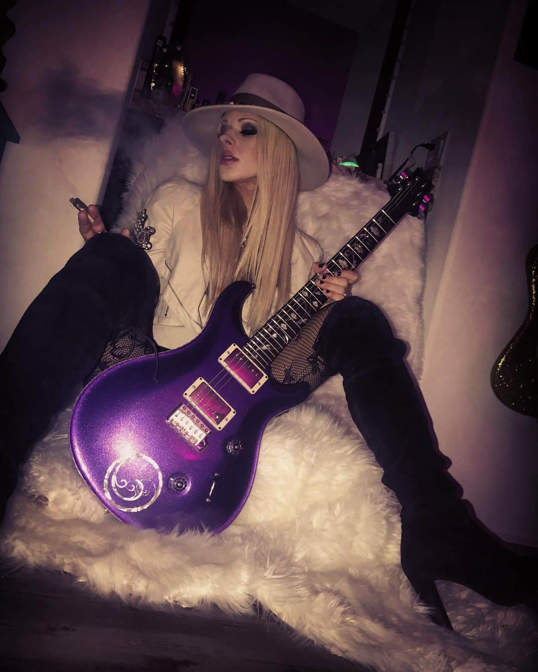 オリアンティさんのインスタグラム写真 - (オリアンティInstagram)「Working on some ideas this morning 🔮💫 📷 @brianh.art」7月12日 0時08分 - iamorianthi