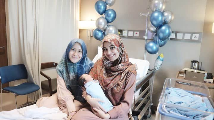 Shireen Sungkarさんのインスタグラム写真 - (Shireen SungkarInstagram)「MasyaaAllah cintaku @ryana_dea berkah yaaa bismillah davian jadi anak solehhh congratsss @puadinredi」7月11日 22時43分 - shireensungkar