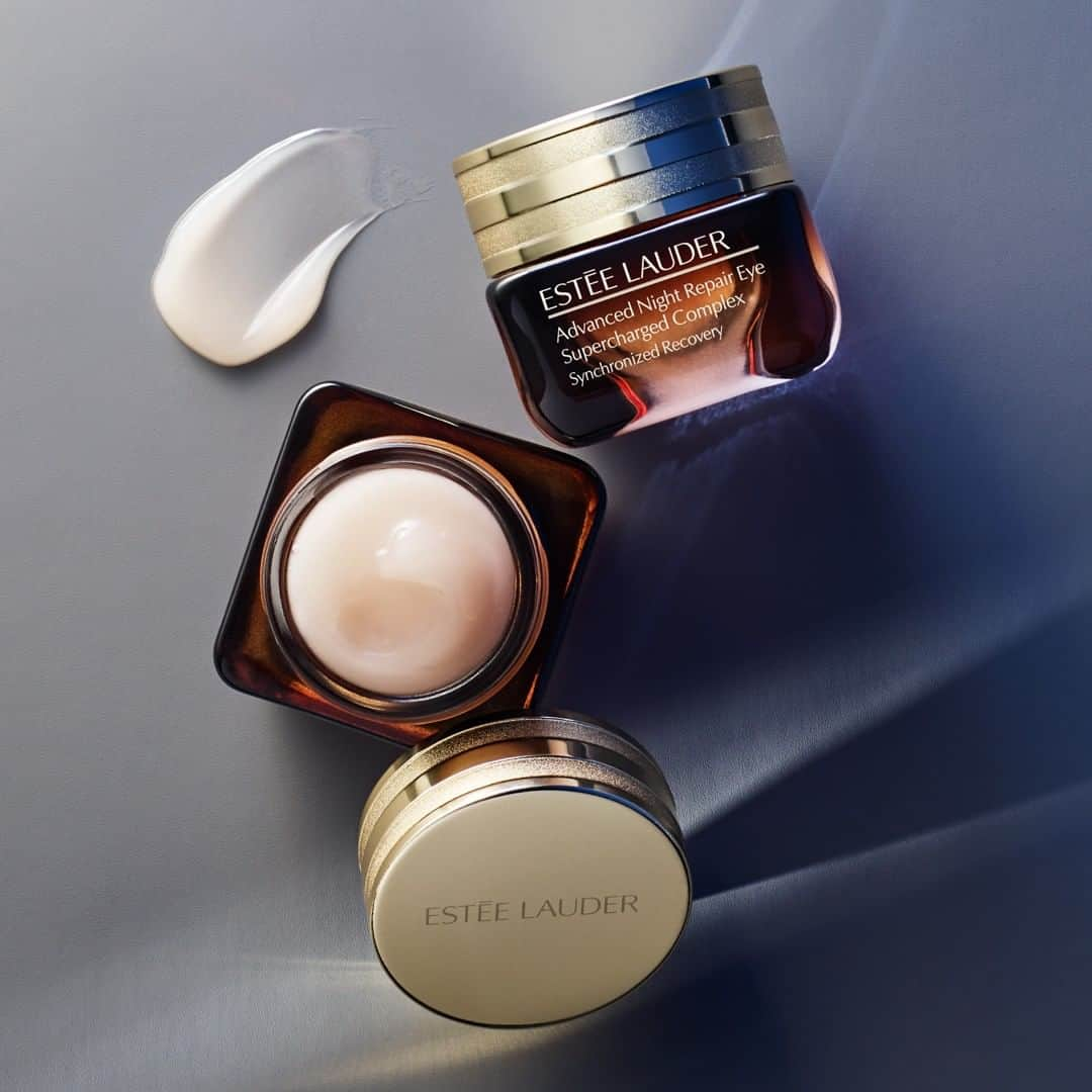 エスティローダーさんのインスタグラム写真 - (エスティローダーInstagram)「Looking for an eye creme that won't weigh you down? #AdvancedNightRepair Eye Supercharged Complex's lightweight, GelCreme texture absorbs quickly and leaves skin feeling soft and silky. Apply AM under makeup, PM as a part of your nightly #skincareroutine, or anytime your eye area needs a little 💙!」7月11日 23時00分 - esteelauder