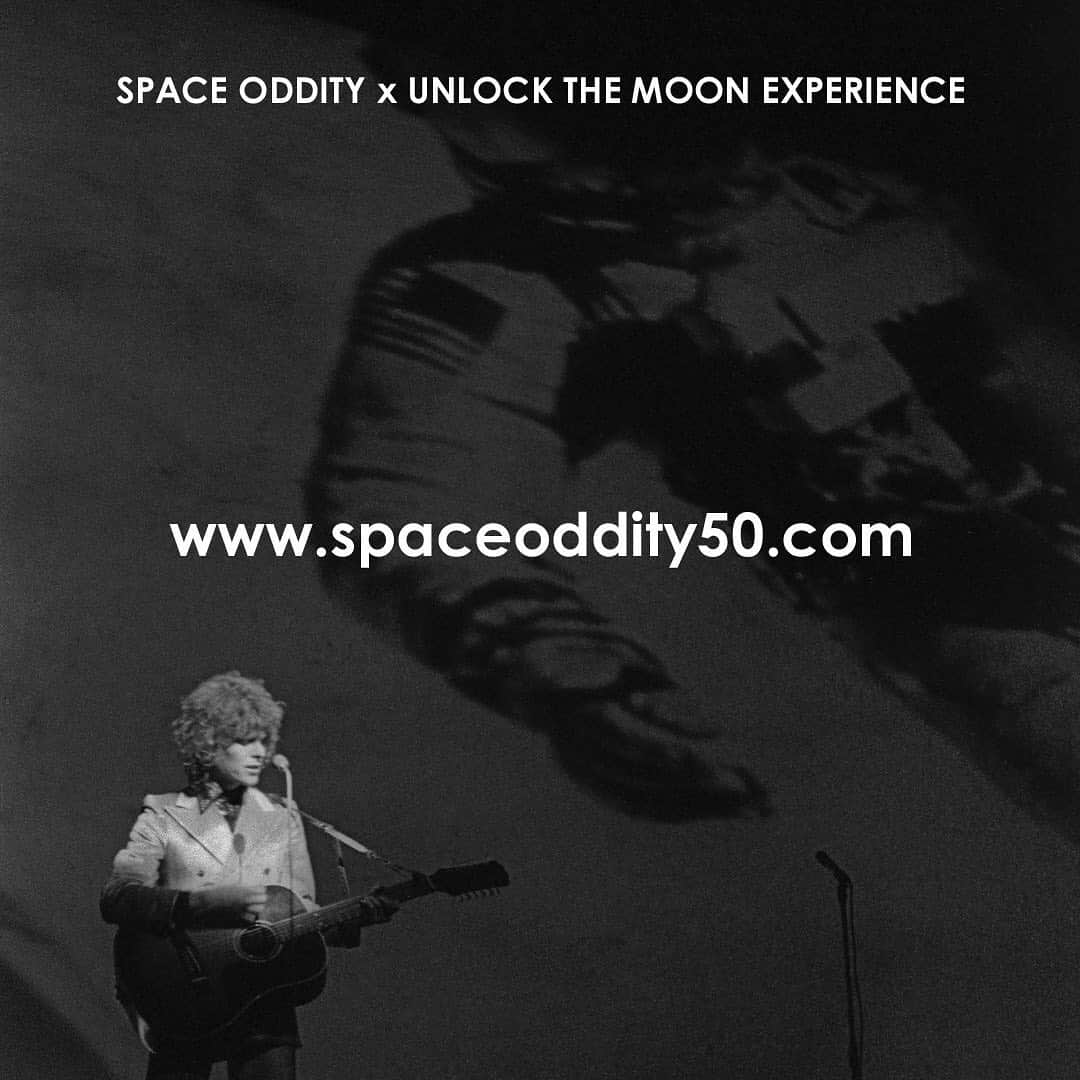 デヴィッド・ボウイさんのインスタグラム写真 - (デヴィッド・ボウイInstagram)「SPACE ODDITY x UNLOCK THE MOON EXPERIENCE “I shoot at a full moon…” DAVID BOWIE - “SPACE ODDITY x UNLOCK THE MOON EXPERIENCE” - WEBSITE LAUNCHES IN CONJUNCTION WITH 50th ANNIVERSARY OF MOON LANDING  As you’re possibly already aware, this month marks the 50th anniversary of two historic cosmic events that shaped the course of history: David Bowie’s classic single “Space Oddity”, originally released 50 years ago today on 11th July, 1969, and the inaugural moon landing. To celebrate these events, Parlophone has launched the new David Bowie “Space Oddity x Unlock The Moon Experience” today. The website, www.spaceoddity50.com (Temp link on main page), allows users to direct their phone’s camera towards the moon and, once perfectly aligned, unlock the brand new 2019 Tony Visconti mix of “Space Oddity” a day before the track is released as a digital single for streaming and digital download. The new “Space Oddity” video  will be premiered in its entirety on 20th July during Apollo 11: A 50th Anniversary Celebration—One Small Step, One Giant Leap, a one-night-only tribute to the 1969 moon landing from the National Symphony Orchestra (NSO), in collaboration with NASA on Saturday, 20th July at the Kennedy Center Concert Hall. Parlophone will release a double 7-inch single of “Space Oddity” tomorrow, 12th July, featuring both the original “Space Oddity” mono version plus the original B-side “Wild Eyed Boy From Freecloud” and brand new 2019 mixes of each by Tony Visconti.  The single edit of the new 2019 Tony Visconti mix of “Space Oddity” will also be available for streaming and digital download tomorrow.  Photo © Ray Stevenson  #UnlockTheMoon  #SpaceOddity50」7月11日 23時02分 - davidbowie