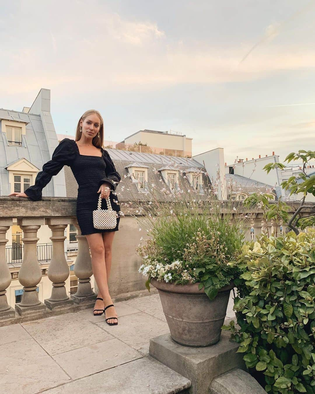 Carin Olssonさんのインスタグラム写真 - (Carin OlssonInstagram)「On top of Paris last night with @Hermes, celebrating their new #twillydhermes perfume ✨ Dreamy was just the beginning... 😭😍」7月11日 23時04分 - parisinfourmonths