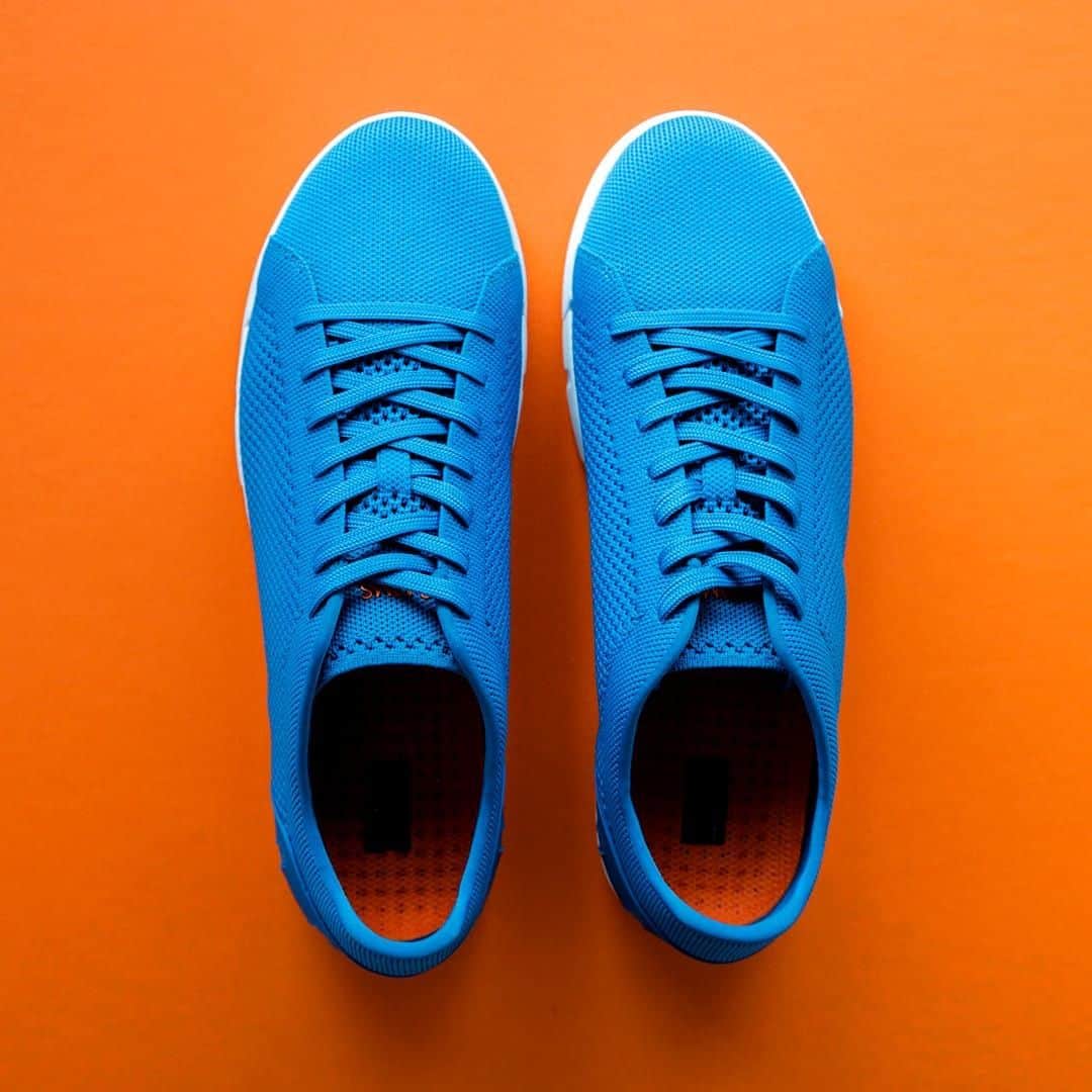 スイムズのインスタグラム：「Our Breeze Tennis Knit sneakers are a shore thing 🌊	⠀ #sneakers #shoesoftheday #footwear」
