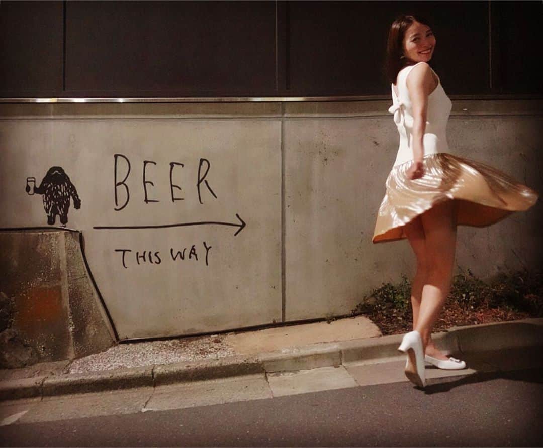 黒澤ゆりかさんのインスタグラム写真 - (黒澤ゆりかInstagram)「ビール飲みたい🍺気分ならいいねしてみてね❣️笑  If you feel like having beer 🍺, please press the “like” a button. 🤣  #model #art #japanesegirl ﻿#モテるスカート #黒澤ゆりか  #ミニスカート  #skirt #スカートふわり #スカートめくり #チラリズム  #和製モンロー #スカートめくられのプロ  #グラビア #スカートの中 #ビール#monroegirl﻿ #スカートひらり #gravure #散る #beer  #お酒 #インスタグラビア #絶対領域  #パンチラ﻿  #スカートコーデ #飲みたい #インスタスポット  #本日のスカートふわり﻿  #角度を変えたくなる写真﻿ ❤︎#produceYURIKA﻿」7月11日 23時11分 - yurikakurosawa
