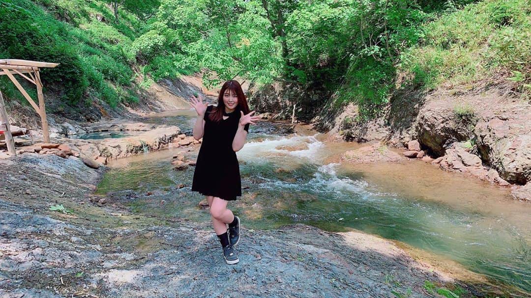 新村あかりさんのインスタグラム写真 - (新村あかりInstagram)「然別峡温泉「鹿の湯」 これぞ秘湯〜〜💖 ちなみに混浴だったけど、女子2人で貸切でした✨  #北海道 #露天風呂 #野天風呂  #秘湯 #混浴 #鹿の湯」7月11日 23時14分 - niimura_akari