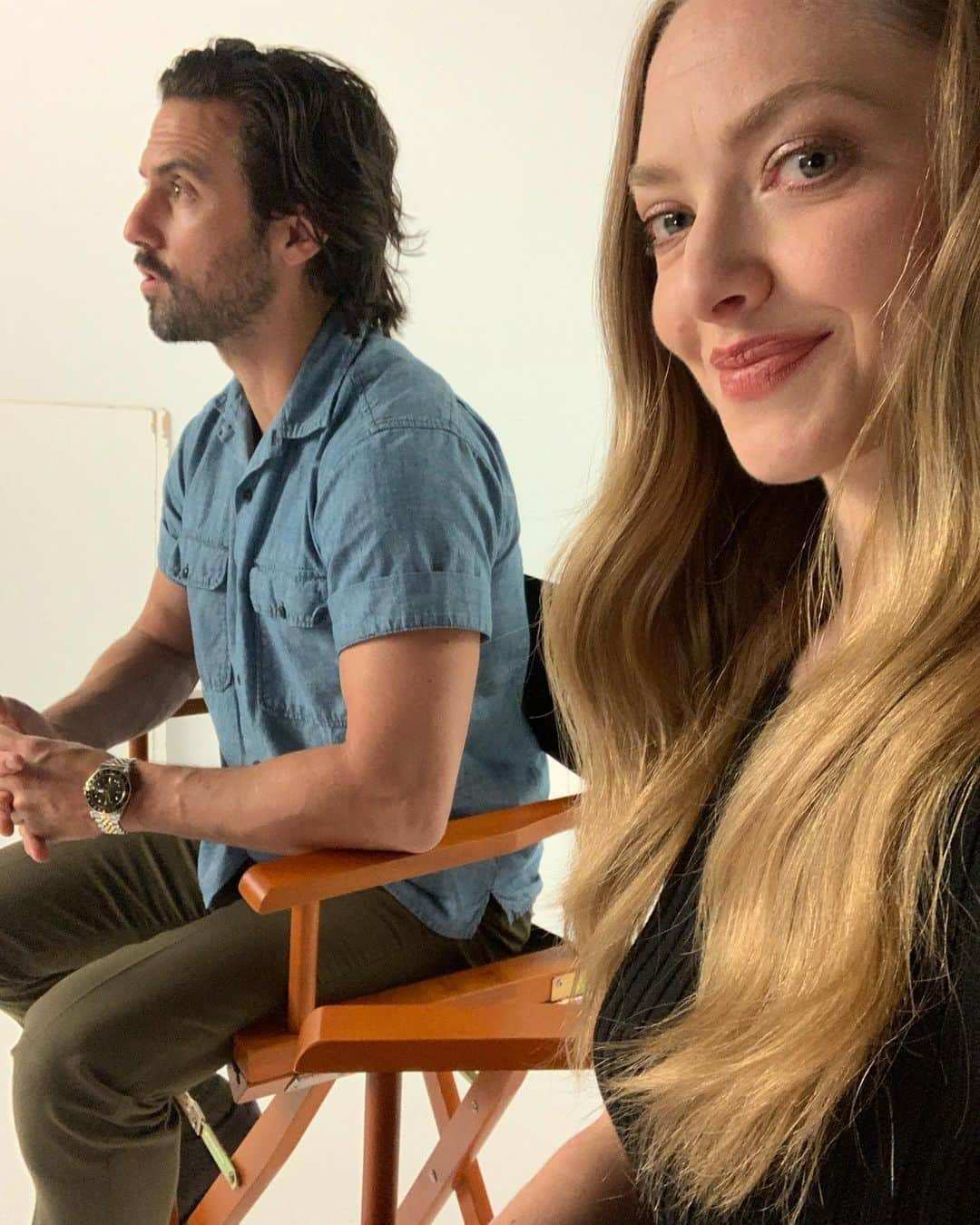 アマンダ・サイフリッドさんのインスタグラム写真 - (アマンダ・サイフリッドInstagram)「#tbt with belated-birthday man @miloanthonyventimiglia talking @artofracingmovie and dog therapy 🐾」7月11日 23時19分 - mingey