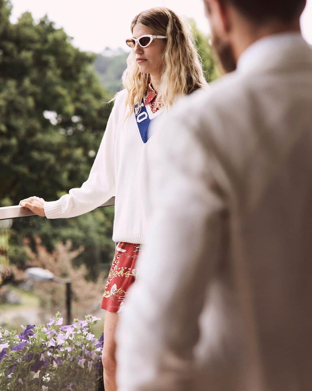 Polo Ralph Laurenさんのインスタグラム写真 - (Polo Ralph LaurenInstagram)「#VeronikaHeilbrunner and #JustinOShea redefine spectator style in Polo Ralph Lauren and Ralph Lauren Purple Label at #Wimbledon.  #PoloRLStyle」7月11日 23時23分 - poloralphlauren