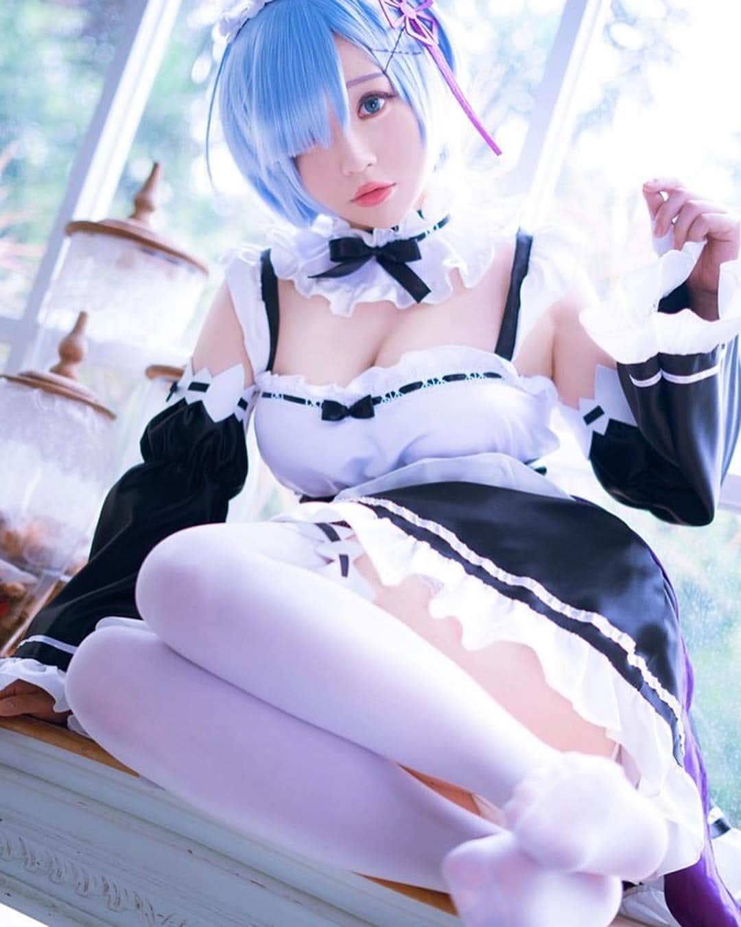 千尋のインスタグラム：「「Because Subaru is Rem’s hero!」 Finally finished Rem’s photobook!!!! Keep touched and crying during watching anime QQQQQ Come on everyone be quick marrying CHIHIRO’s Rem as you Waifu!!! This WAIFU set is pre-order limited!!! Be advised Nero’s “Gorgeous set” and Rem’s “WAIFU set” are all limited as pre-order only! Will be order-made as limited edition , and will not be available to purchase after the pre-order ended!!! 『FF34新刊x千尋 Fate/Go 尼祿& 從零開始異世界生活 雷姆★預購開始★~7/22』 ★分享+留言 抽 蕾姆寫真書1本 ★ 『FF34新刊 New Photobook CHIHIRO X Re:zero Rem & Fate/Go Nero』Per-Order now!~7/22 ★officeweb https://reurl.cc/1ReAV ★現場取貨 https://reurl.cc/NeqMx ★露天通販 https://pse.is/JCB6P ★Overseas Per-Order https://reurl.cc/W9GZD 『因為昴是雷姆的英雄啊！』 終於出了雷姆的寫真了!!!!! 看動畫的時候一直被感動到哭QQQQQ 希望大家把千尋的雷姆婆娶回家(๑´ڡ`๑)(๑´ڡ`๑) 這次的婆爆套組是預購限定的喔!!! 也會有限定的寫真 *////* 注意※尼祿『豪華套組』與 蕾姆 『婆爆套組』 皆為預購限定，採預約生產制度，預售結束後不會販售  #rezero #remcosplay #cosplaygirls #ゼロから始める異世界生活 #リゼロコスプレ #コスプレ #レム」