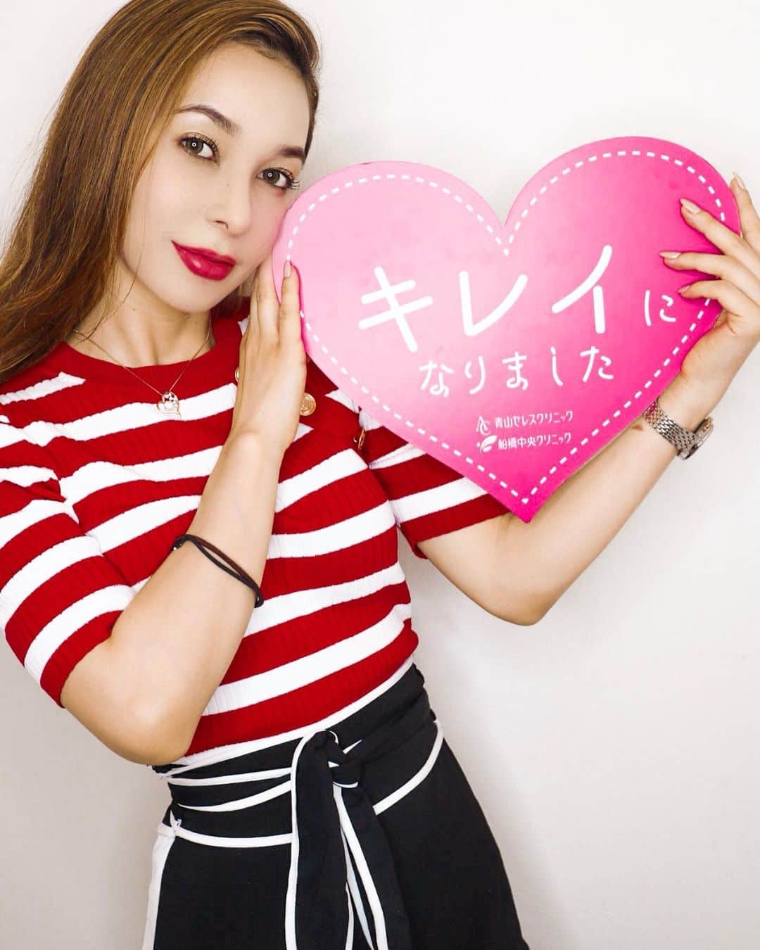 のインスタグラム：「青山セルスクリニックでスキンケアして来たよ 今回は #フォトシルク... 30分も掛からずに終わりました😊☝️ あとは食生活をちゃんと管理すれば、肌荒れ治るね💕 外苑前駅から徒歩5分なので、便利だよ . . . . #青山セレスクリニック#船橋中央クリニック #川口美人 #美容外科 #美容皮膚科」