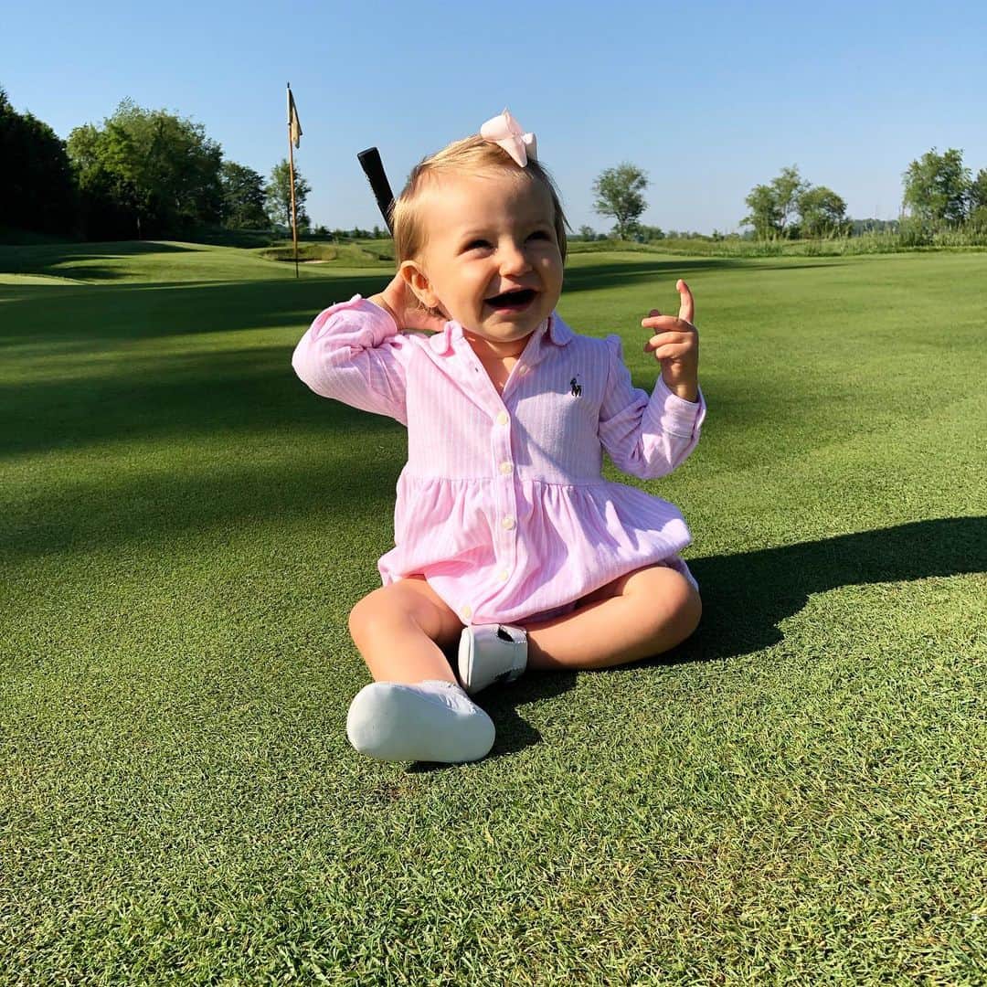 のインスタグラム：「This little sweetness is growing up way too fast!!」