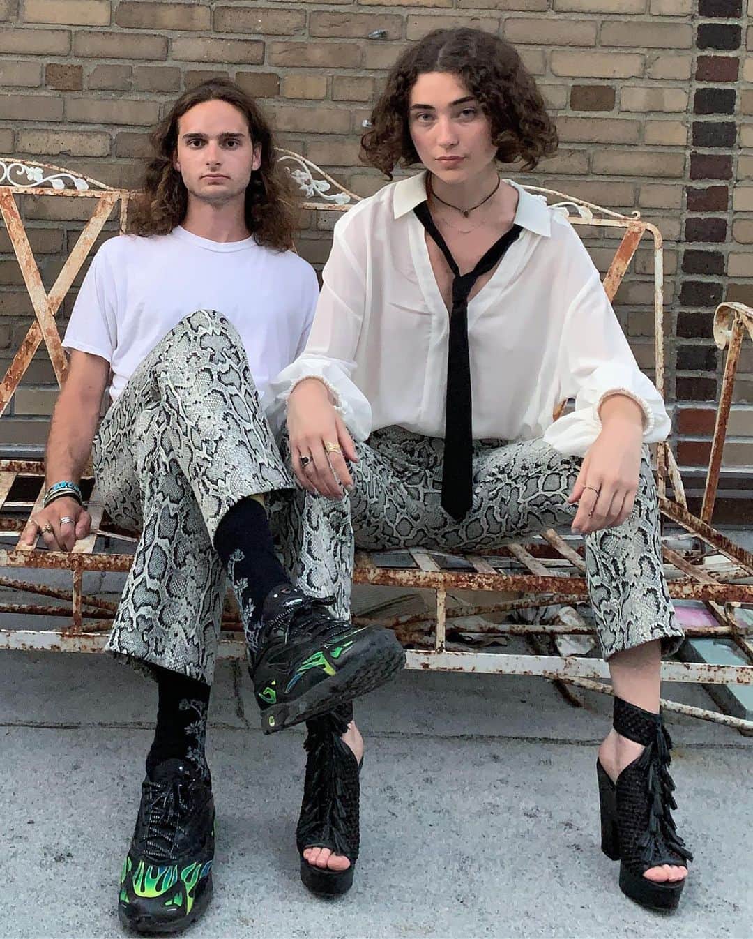 ナネットレポーのインスタグラム：「Twinning in my Pre-Fall Snake Pants🐍🐍🐍Found exclusively on my website. Shop Now!! #snakepants #madeinamerica」