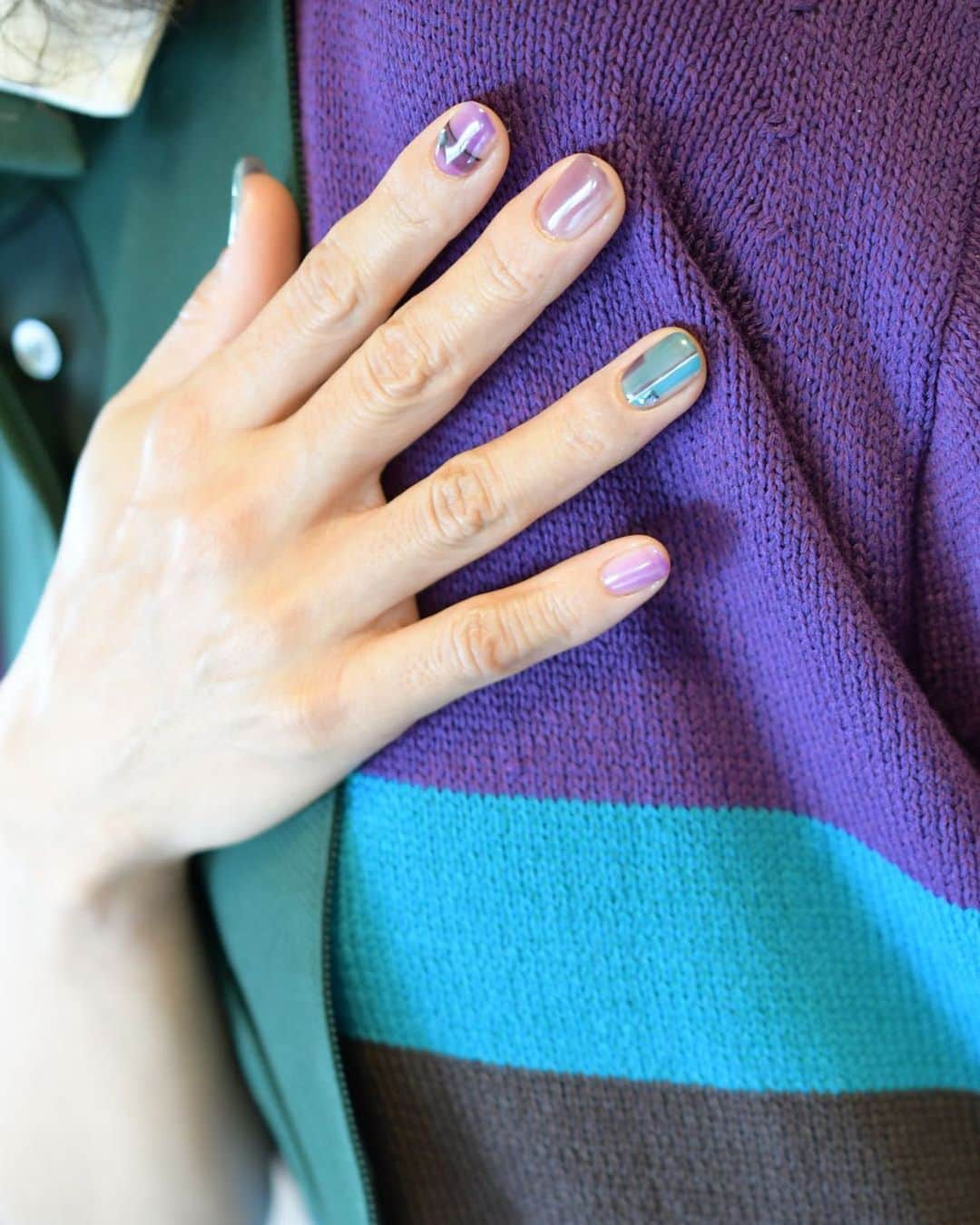 のインスタグラム：「大阪市北区 梅田.中崎町.駅から徒歩7分🚶‍♀️ CADENAS nail eyelash  マツエクアカウント @cadenaseyelash LINE:@ cadenas 🆔検索🙋‍♀️ tel:06-4792-8617. cadenas.nail@gmail.com. . #ネイル #ネイルアート #ネイルデザイン #梅田ネイルサロン  #堂山町ネイル #大人ネイル  #フィルイン #ジェルネイル #jelnail #nails  #nailart #instagood #ワンカラー #大阪ネイルサロン  #上品ネイル #シンプルネイル  #ジェルデザイン #cadenas #カデナ #夏ネイル #fashion #smile #love #美甲 #happy #newnails #loveit #sacaibag #sacai」