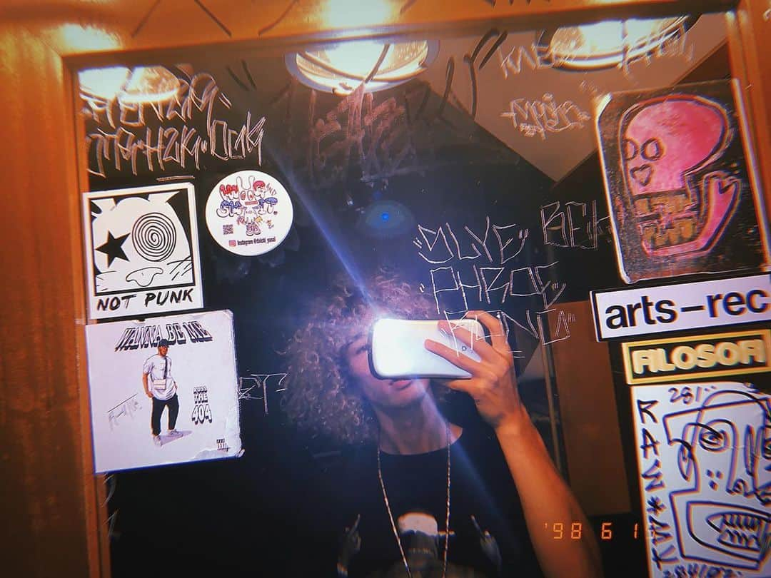 柳井大地さんのインスタグラム写真 - (柳井大地Instagram)「📸 〝❤️🌙⭐️💧♐︎ 〟  #art #paint #graffiti  #skate #surf #design  #love #ootd #fashion  #painting #drawing #l4l  #streetart #wallart #graffitiart  #絵 #絵本 #落書き #photooftheday #hiphop  #イラスト #selfie #アート #あーと  #followme #いいね返し #좋아요반사  #melrose #melroseavenue #la」7月11日 15時01分 - daichi_yanai