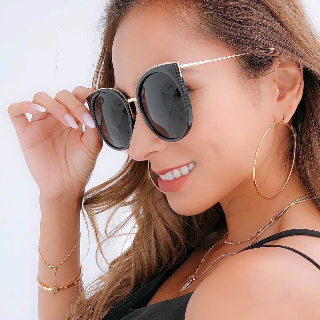 ANELA TOKYOさんのインスタグラム写真 - (ANELA TOKYOInstagram)「➖BACK IN STOCK➖ ポイントゴールドキャットアイサングラス . シンプルなデザインでどんなスタイリングにも合わせやすく うっすら透けるレンズがポイントです🕶✨ 合わせやすいBLKと、 色っぽいMIX(べっこう柄）の2色展開❤️❤️❤️ ・ ・ #sunglasses #sunglassesmurah #sunglasse #sunglassesatnight #musthave #sunnie #sunnis #AnelaTokyo」7月11日 15時04分 - anelatokyo