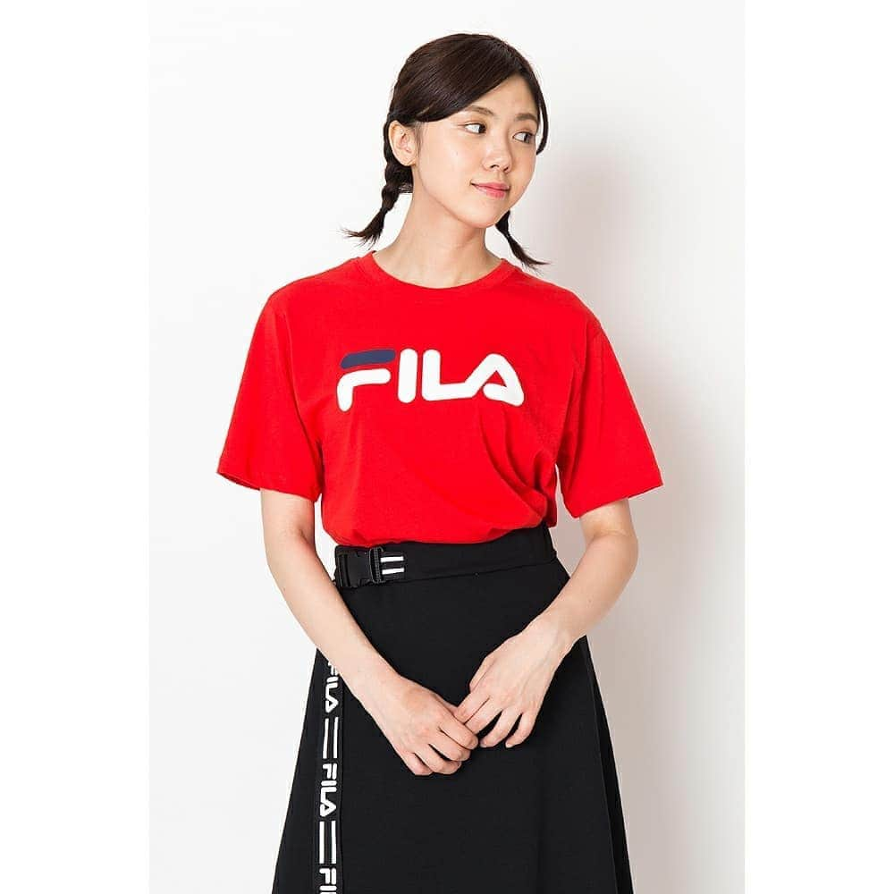 ジーンズメイトさんのインスタグラム写真 - (ジーンズメイトInstagram)「#fila #ロゴt  柔らかく肌触りの良いバングラデシュ綿100％使用した半袖Ｔシャツ。定番のフロントFILA(フィラ)ＢＩＧロゴで、カラーも豊富に取り揃えております。ＢＩＧシルエット（ビックシルエット）ですのでユニセックスで楽しめます。 ・ #ジーンズメイト #jeansmate  #半袖コーデ  #夏 #夏コーデ #サマーコーデ  #ロングスカート #ベルトスカート #ファッション #fashion」7月11日 15時17分 - jeans_mate