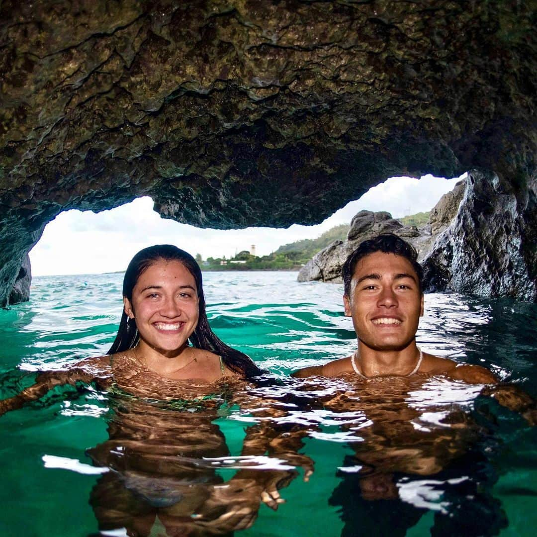 クラーク・リトルさんのインスタグラム写真 - (クラーク・リトルInstagram)「10 year challenge. Dane & Ally, Waimea Bay 2009 & 2019 #shoots 🤙🏼 #mybabies #hawaii #home #pupukea」7月11日 15時21分 - clarklittle