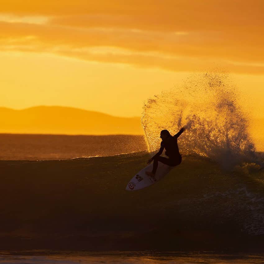 ニッキ・バン ダイクのインスタグラム：「Bru!!!!!! 🧡🇿🇦🦁🌅」