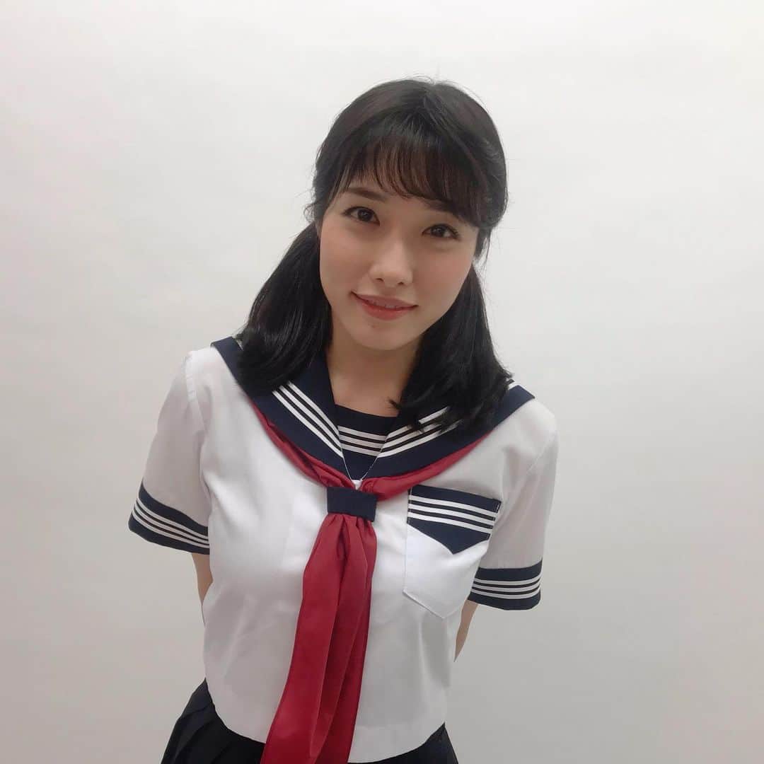 のインスタグラム：「* 舞台『夕-ゆう-』ビジュアル撮影してきました🤗 私が演じる薫ちゃんはツインテールです🤣 チケットも発売中です🌸 よろしくお願いします❤️ * 8月7日から、シアターサンモールにて🌹 #制服着れるとは #まだいけるんでしょうか #どきどきですが #頑張るので #見に来てくれたら嬉しいです」