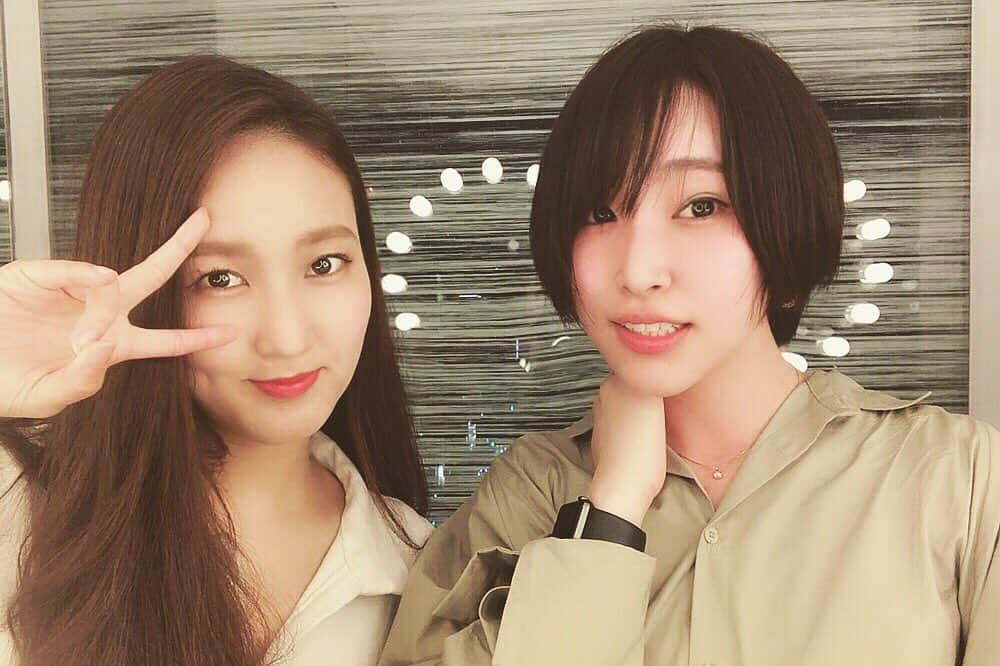 mikerr（ミカ）さんのインスタグラム写真 - (mikerr（ミカ）Instagram)「🎀 はちゃめちゃ踊る娘が帰国した。そして、PLUSTKYO。活動拠点で人生変わる。うん🥺変わる🥺フライアウェイ。てんきゅー！ ええ、明日はGPAPEFRUITMOON LIVE.なんと満席まで残ります数席とのこと。わたしもスペシャル楽しみである。あとね、もう一個！8/17(土)空けといて貰えたら嬉しいなってゆう。アコースティックだらけのイベントあるんです。詳細はまたお知らせします！ #おかえり #plustokyo #告知 #live #grapefluitmoon #live #thankyou #love #love #sing #music #singer #singersongwriter」7月11日 15時58分 - mikerr_33