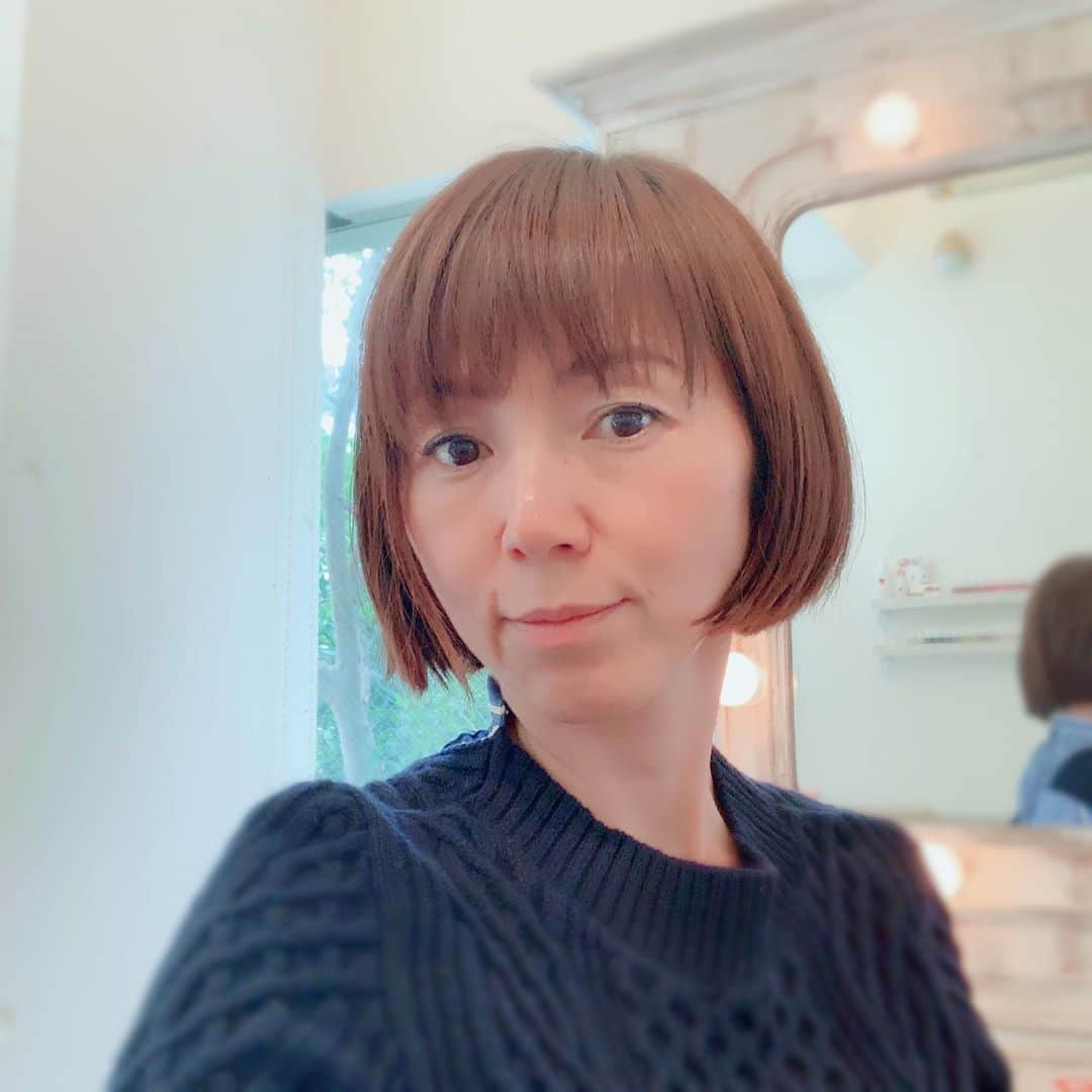 のインスタグラム：「伸びたので、そろそろ… ★ #ヘアカット @twiggymiho  #髪の色もね #明るくなりがちなんで」