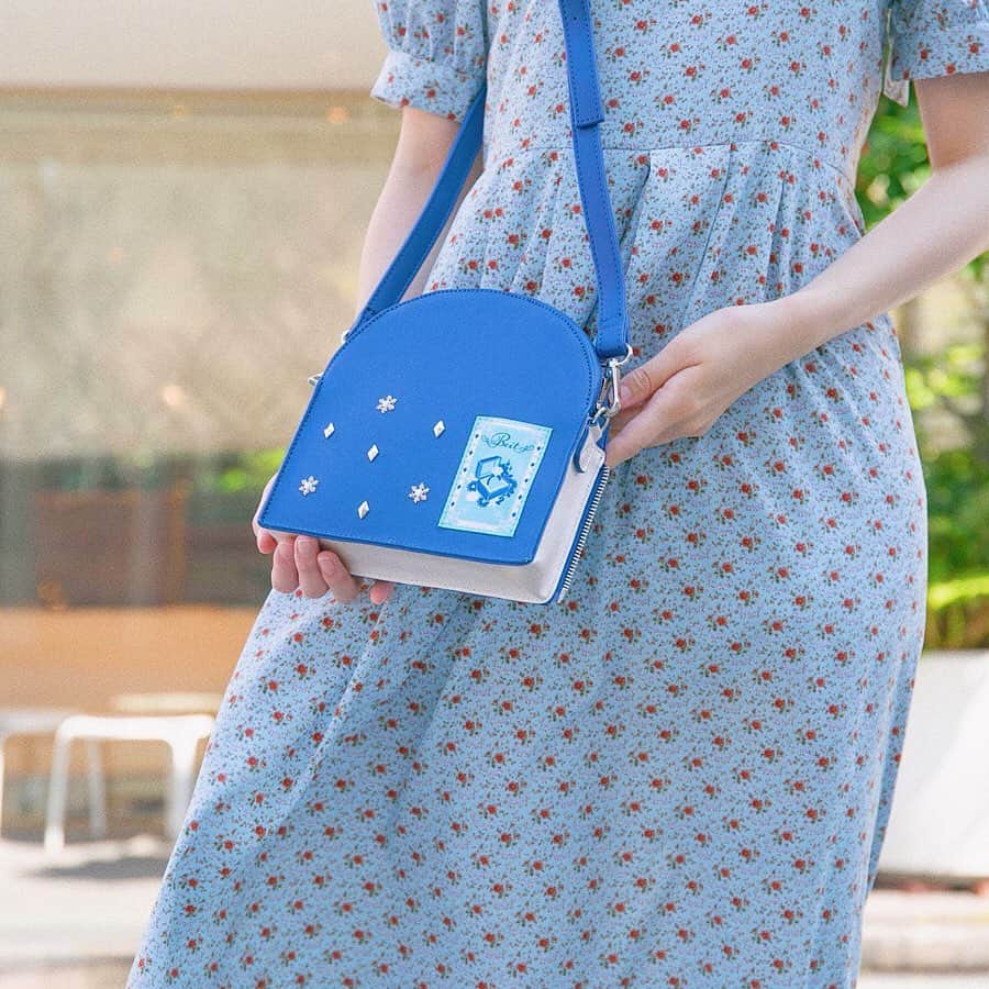 SuperGroupiesのインスタグラム：「＼フォロー&いいねで／﻿ #Beit のリュックをプレゼント🎁 （詳細は下からCheckしてね✅） ⠀⠀⠀⠀⠀ ⠀⠀⠀⠀⠀⠀⠀ ⠀⠀⠀⠀⠀⠀⠀ 毎週木曜日は #スパグルプレゼント の日💕 今週のプレゼントアイテムは?! こちら👇 ──────────────────────﻿ ⚙️Today’s Item⚙️ THE IDOLM@STER #SideM Collaboration series Beit model #bag / ￥12,800 +tax ※数量限定販売中です。 Only a limited amount available now! ──────────────────────﻿ ⠀ ⠀⠀ ⠀⠀⠀⠀⠀ ⠀⠀ Beitのユニット曲「TOMORROW DIAMOND」を イメージしたリュックです🐸💎 ⠀⠀⠀⠀⠀⠀⠀ ⠀⠀⠀⠀⠀⠀⠀ へいりんみたいに リュックのフロントのポケット部分のファスナーを下ろし外すと、ポーチとしても使える2Way仕様💞 ⠀⠀⠀⠀⠀⠀⠀ 内装は雪の結晶❄️、星✨の他に メンバーをイメージした「2( #鷹城恭二 )」「カエール( #ピエール )」「花( #渡辺みのり )」がレイアウトされたこだわりデザイン⭕️ ⠀⠀⠀⠀⠀⠀⠀ ⠀⠀⠀⠀⠀⠀⠀ ⠀⠀⠀⠀⠀⠀⠀ ここで… 新プレゼントキャンペーンのお知らせです💁‍♀️🗯️ ⠀⠀ ⠀⠀⠀⠀⠀⠀⠀ 応募条件を満たした方の中から抽選で、﻿ 【1名様】にこちらのアイテムをプレゼント🎉﻿ ＝＝＝＝＝＝＝＝＝＝＝＝＝＝＝＝＝＝＝＝＝＝＝﻿ 🎁プレゼント商品🎁﻿ 『アイドルマスター SideM』 #Beit モデル リュック ＝＝＝＝＝＝＝＝＝＝＝＝＝＝＝＝＝＝＝＝＝＝＝﻿ ⠀⠀⠀⠀⠀⠀⠀ ⠀⠀⠀⠀⠀⠀⠀ ⠀⠀⠀⠀⠀⠀⠀ 下記の詳細をチェックして、 #idolmaster #SideM コラボアイテムを当てよう💓 ＝＝＝＝＝＝＝＝＝＝＝＝＝＝＝＝＝＝＝＝＝＝＝﻿ 🎁キャンペーン期間🎁 7/11（木）〜7/17（水）23時59分まで﻿﻿ ⠀⠀⠀⠀⠀ ⠀⠀⠀⠀⠀ 🎁応募方法🎁 カンタン2ステップで応募できます！ ─────────────────────﻿ 1️⃣SuperGroupies 公式アカウント（ @supergroupies ）をフォロー﻿ 2️⃣この投稿を「いいね！」 ─────────────────────﻿ 📍「いいね！」する対象投稿はこの投稿を含め3つ！ 📍3つ全部に「いいね！」をすると当選確率がアップ！ ⠀⠀⠀⠀⠀⠀⠀ ⠀⠀⠀⠀⠀⠀⠀ 🎁注意事項🎁 📍当選者には8月30日(金)までに当店のアカウントからDMをお送りします。 📍当選商品の発送は日本国内に限らせていただきます。﻿ 📍当選した方はこちらのアカウント・ライブ配信にて紹介させていただく場合がございますので、予めご了承ください。﻿ ⠀⠀⠀⠀⠀⠀⠀ ＝＝＝＝＝＝＝＝＝＝＝＝＝＝＝＝＝＝＝＝＝＝＝﻿ ⠀⠀⠀⠀⠀⠀⠀ ⠀⠀⠀⠀⠀⠀⠀ ご応募は7月17日（水）まで！⠀ たくさんの「いいね！」お待ちしております👏﻿ ⠀⠀⠀⠀⠀ ⠀⠀⠀⠀⠀ ご質問等ございましたらコメント欄にて承ります🎀 ⠀⠀⠀⠀⠀⠀⠀ ⠀⠀⠀⠀⠀⠀⠀ #supergroupies #anime #japaneseanime #スーパーグルーピーズ #アニメ #アニメコラボ #コラボグッズ #ファッションにアニメを #アニメグッズ #アイドルマスター #アイマス #Mマス #idolmastersidem #2waybag #リュックコーデ #ワンピースコーデ #プレゼントキャンペーン #キャップ女子 #大人カジュアル #dailycoordinate」